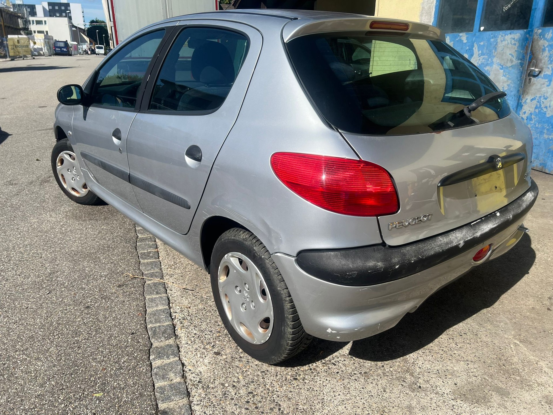 PEUGEOT 206 1.6 16V (XT) Premium-image-4