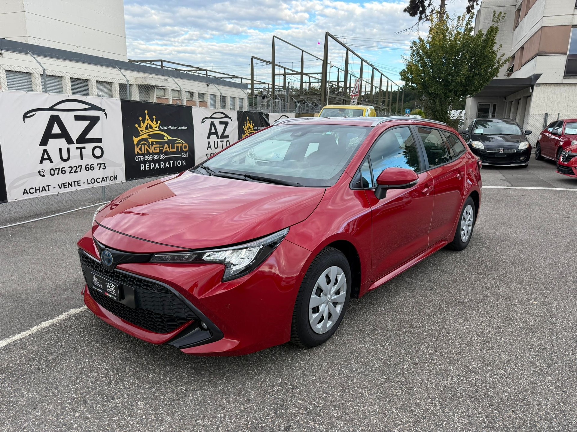 TOYOTA Corolla Touring Sports 1.8 HSD Comfort e-CVT garantie 10 ans 🇨🇭-showroom-element-1