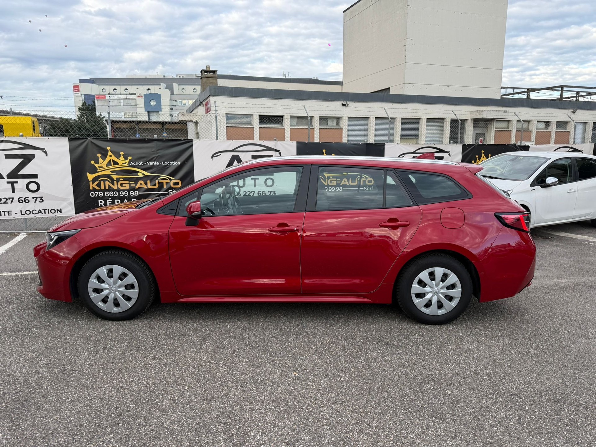 TOYOTA Corolla Touring Sports 1.8 HSD Comfort e-CVT garantie 10 ans 🇨🇭-showroom-element-2