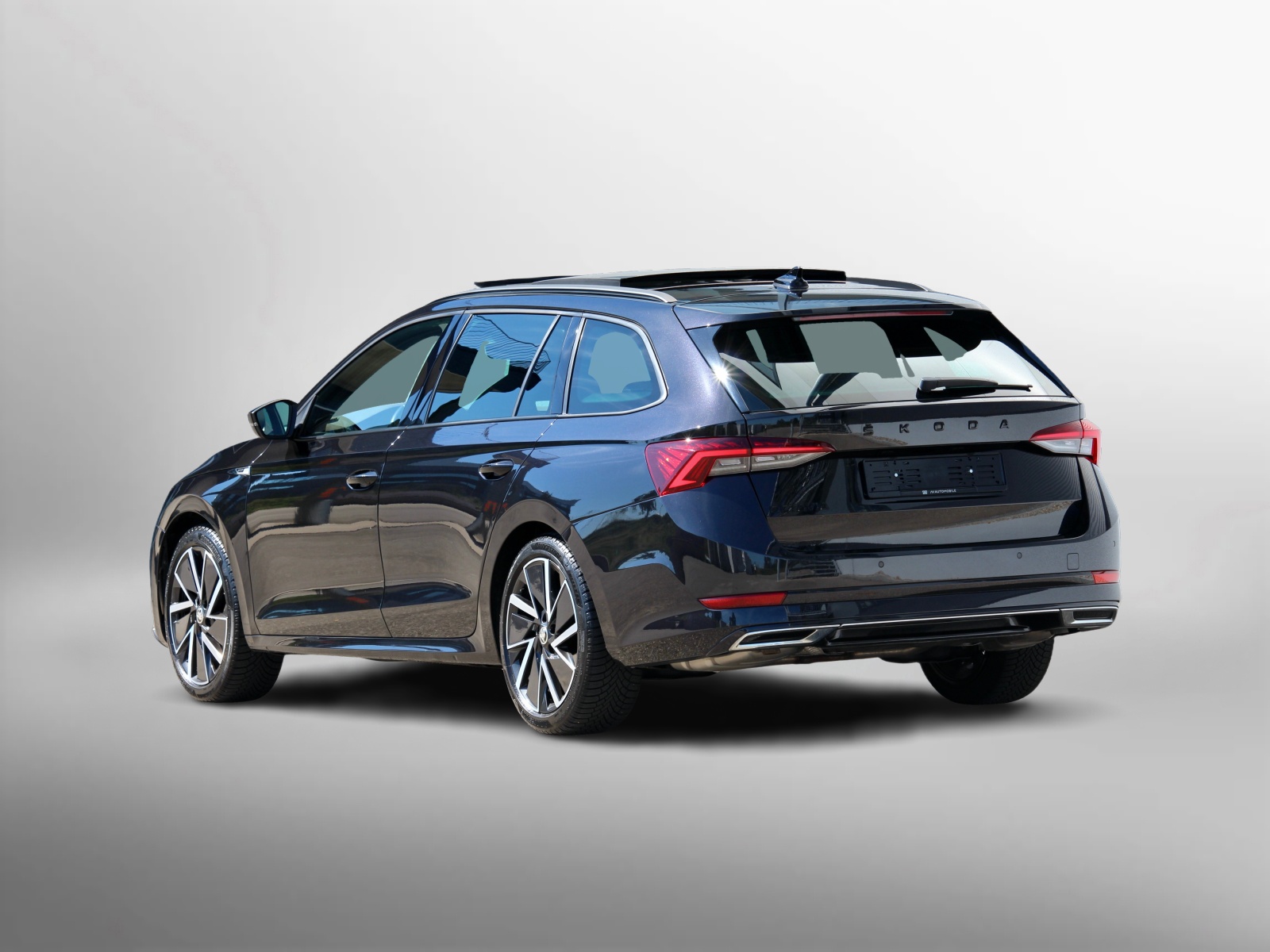 SKODA Octavia Combi 2.0 TSI SportLine DSG 4x4 190PS °Panorama-Glasdach °Standheizung °CH-Fahrzeug-image-6