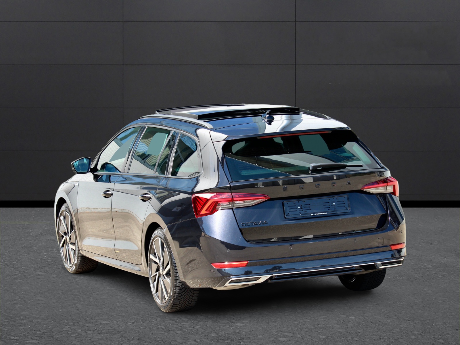 SKODA Octavia Combi 2.0 TSI SportLine DSG 4x4 190PS °Panorama-Glasdach °Standheizung °CH-Fahrzeug-image-9