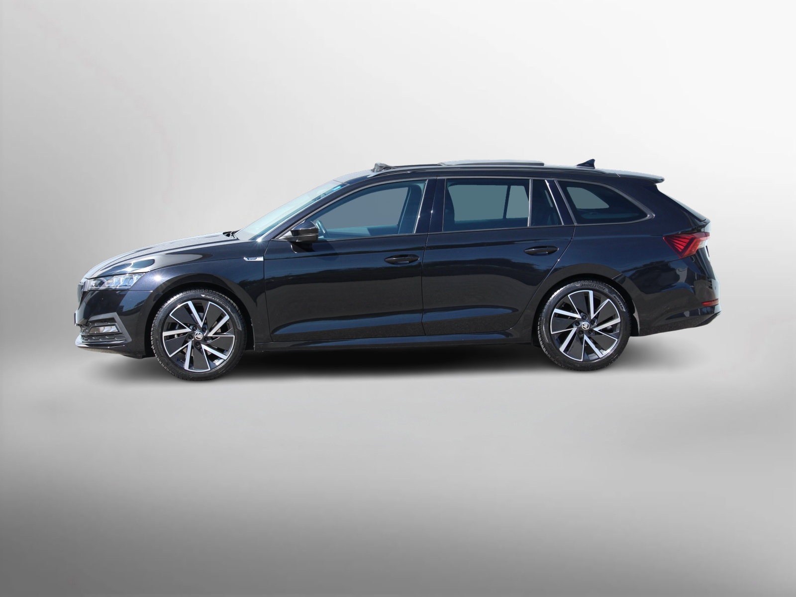 SKODA Octavia Combi 2.0 TSI SportLine DSG 4x4 190PS °Panorama-Glasdach °Standheizung °CH-Fahrzeug-image-3