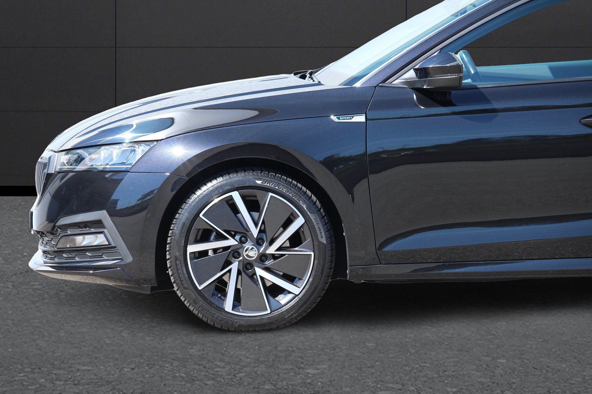 SKODA Octavia Combi 2.0 TSI SportLine DSG 4x4 190PS °Panorama-Glasdach °Standheizung °CH-Fahrzeug-image-5