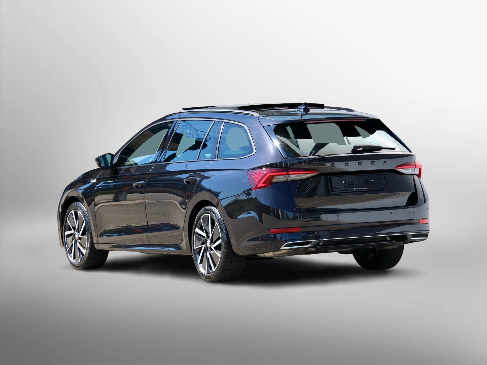 SKODA Octavia Combi 2.0 TSI SportLine DSG 4x4 190PS °Panorama-Glasdach °Standheizung °CH-Fahrzeug-image-4
