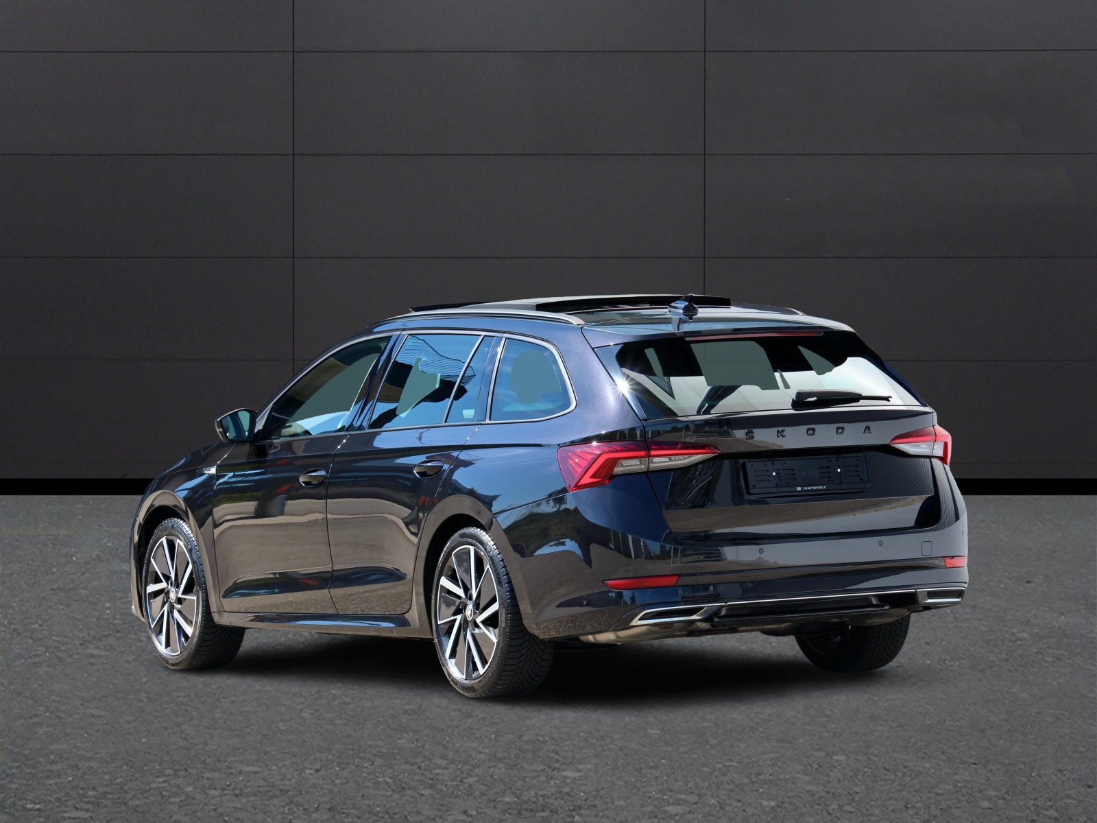 SKODA Octavia Combi 2.0 TSI SportLine DSG 4x4 190PS °Panorama-Glasdach °Standheizung °CH-Fahrzeug-image-4