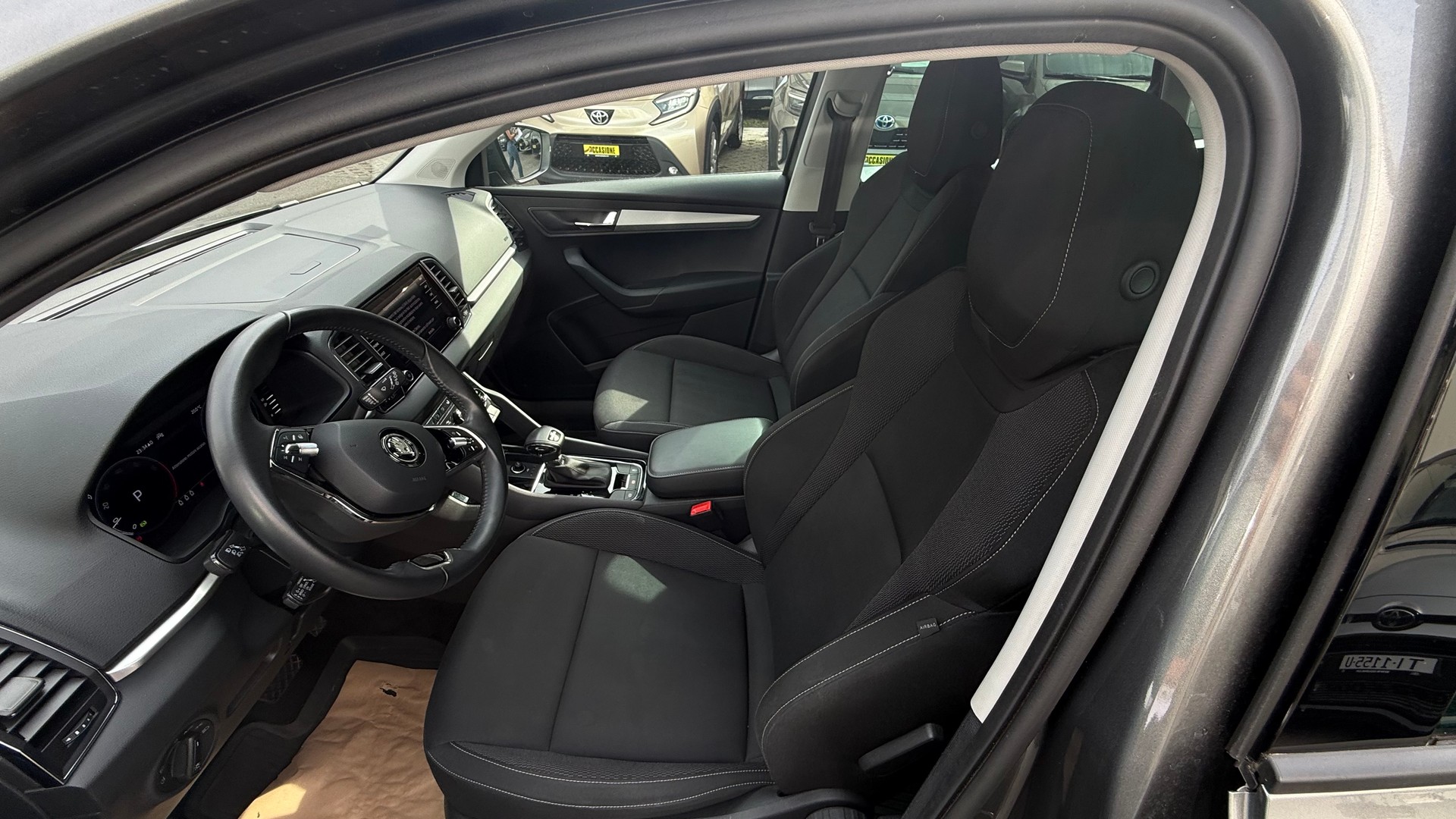 SKODA Karoq 1.5 TSI Ambition DSG-image-8