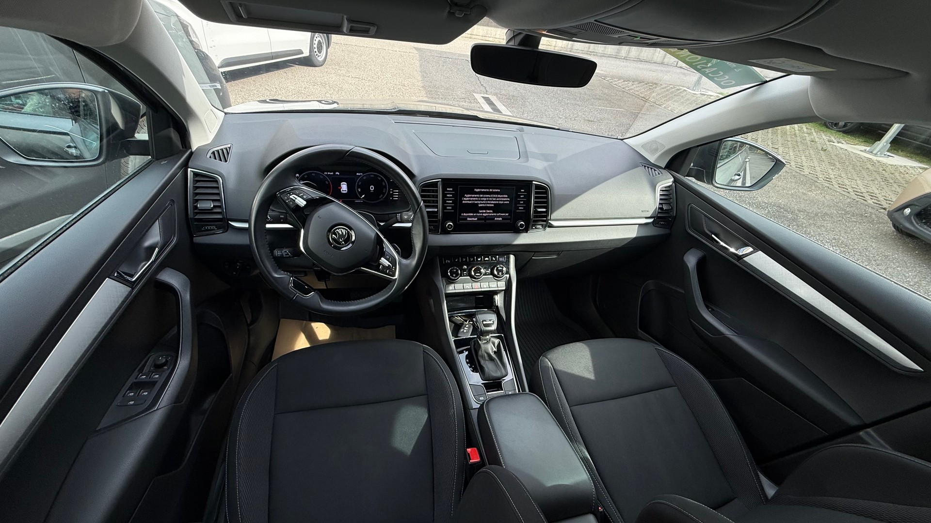 SKODA Karoq 1.5 TSI Ambition DSG-image-9