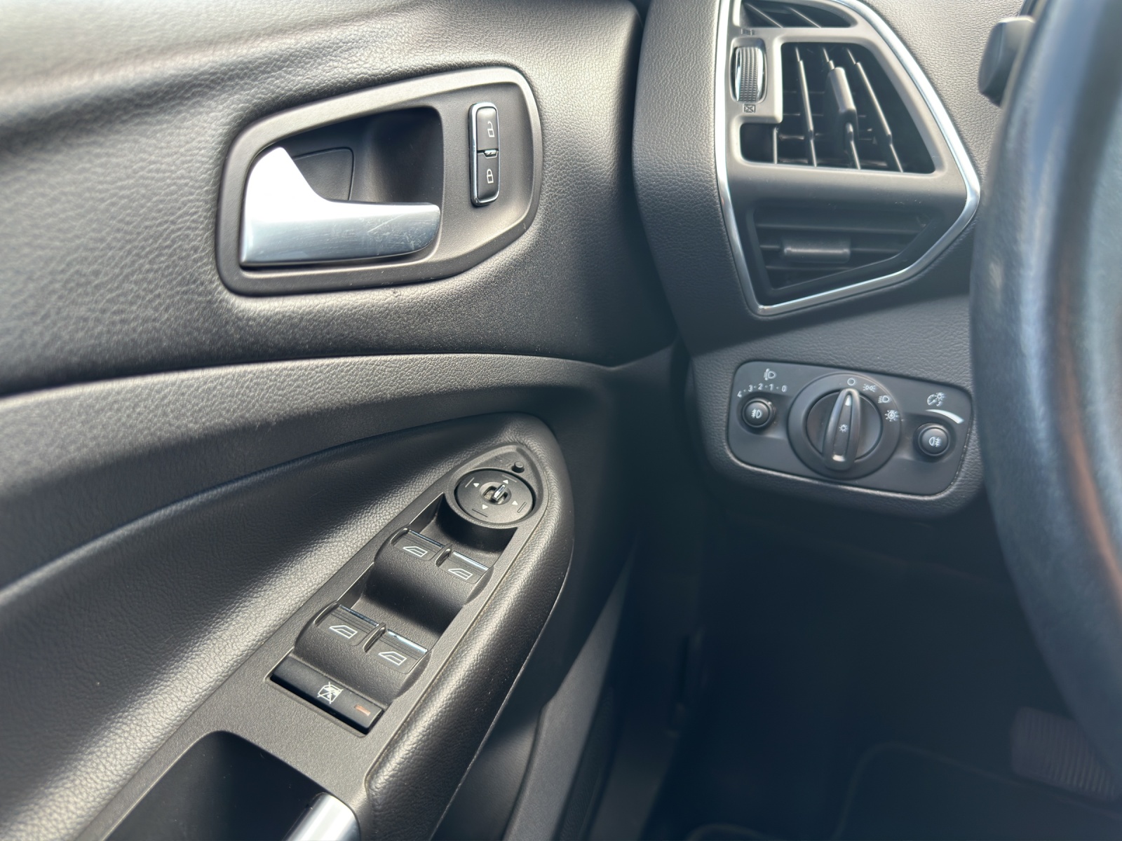 FORD Kuga 2.0 TDCi Carving 4WD PowerShift-image-12