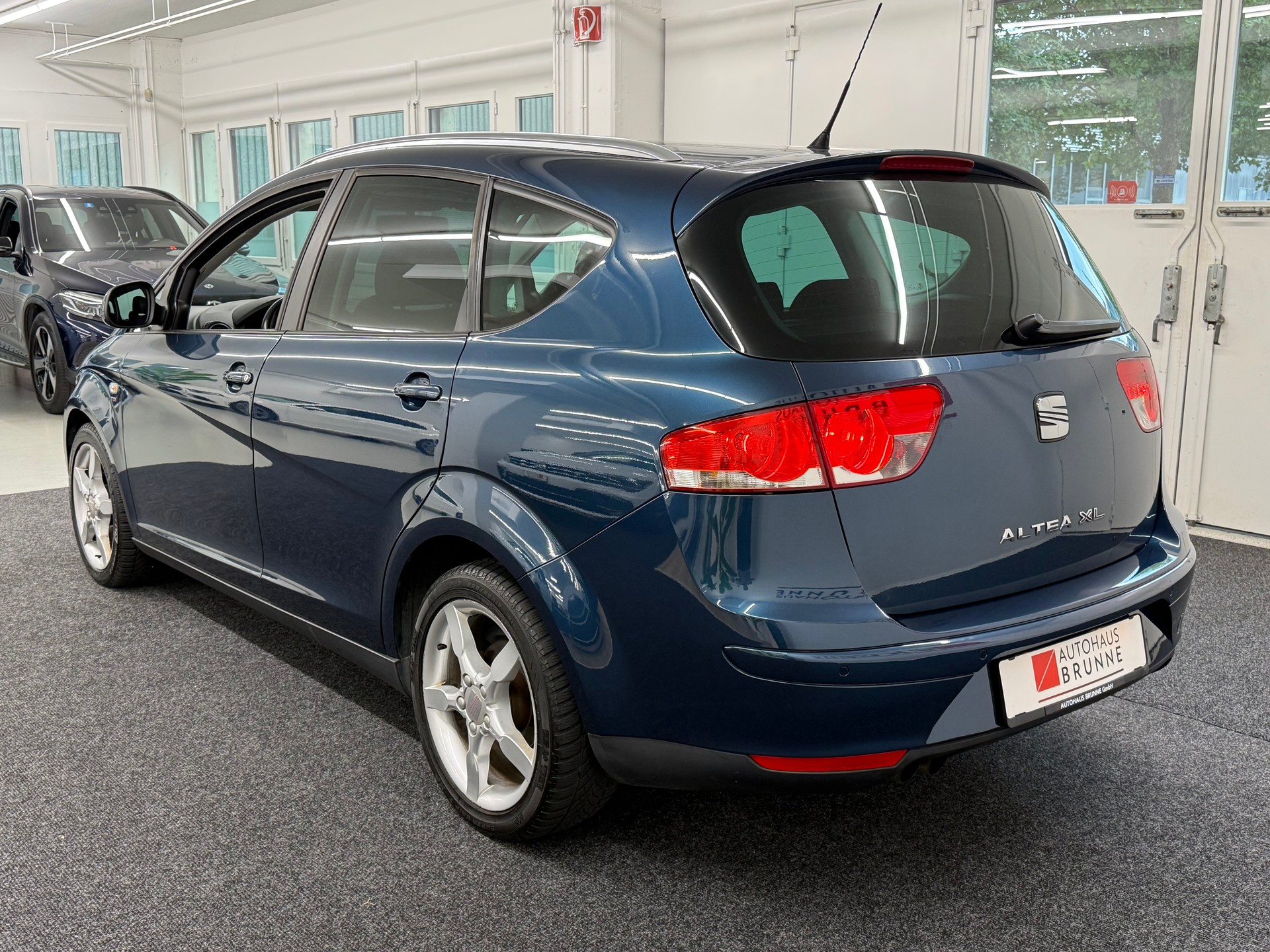 SEAT Altea XL 2.0 TDI Celebration DSG-image-6