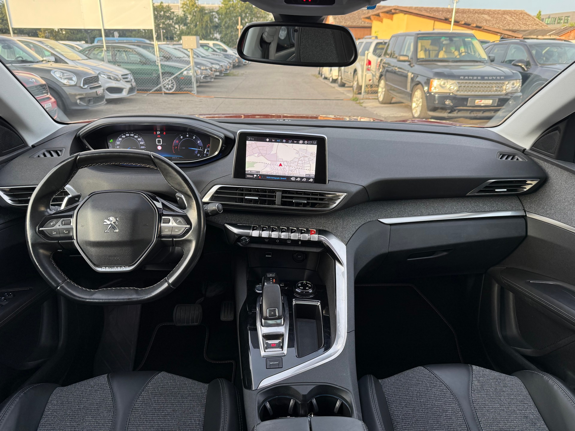 PEUGEOT 3008 1.6 THP Allure EAT / Frisch ab MFK / 1 Jahr Garantie / AHK / Rückfahrkamera / Apple Carplay / Navi-image-8