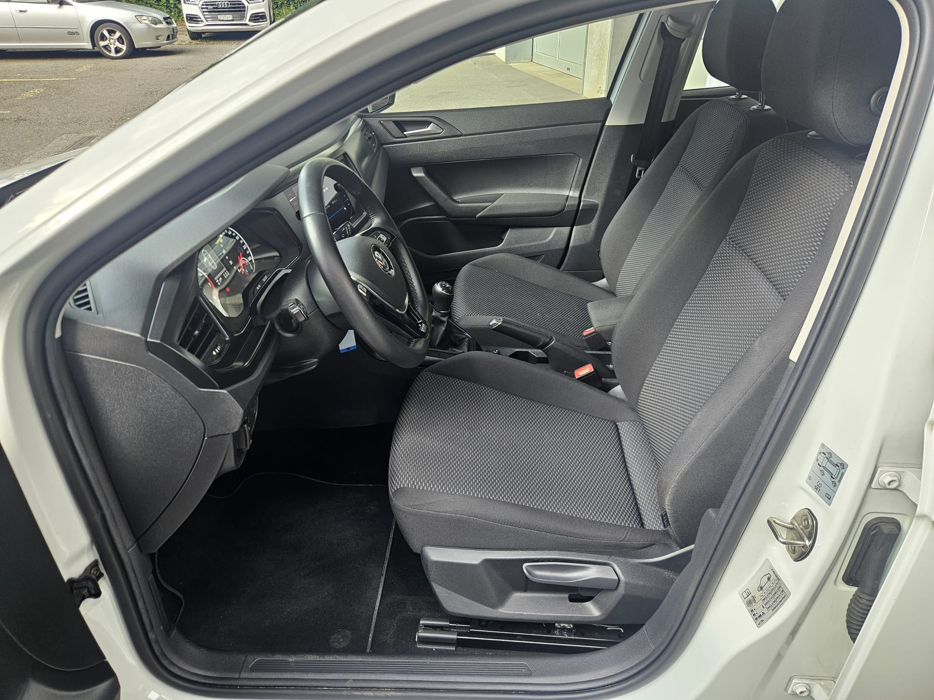 VW Polo 1.0 TSI BMT Trendline-image-10