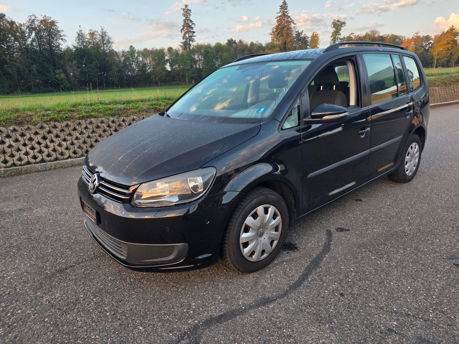VW Touran 1.4 TSI Comfortline DSG-image-1