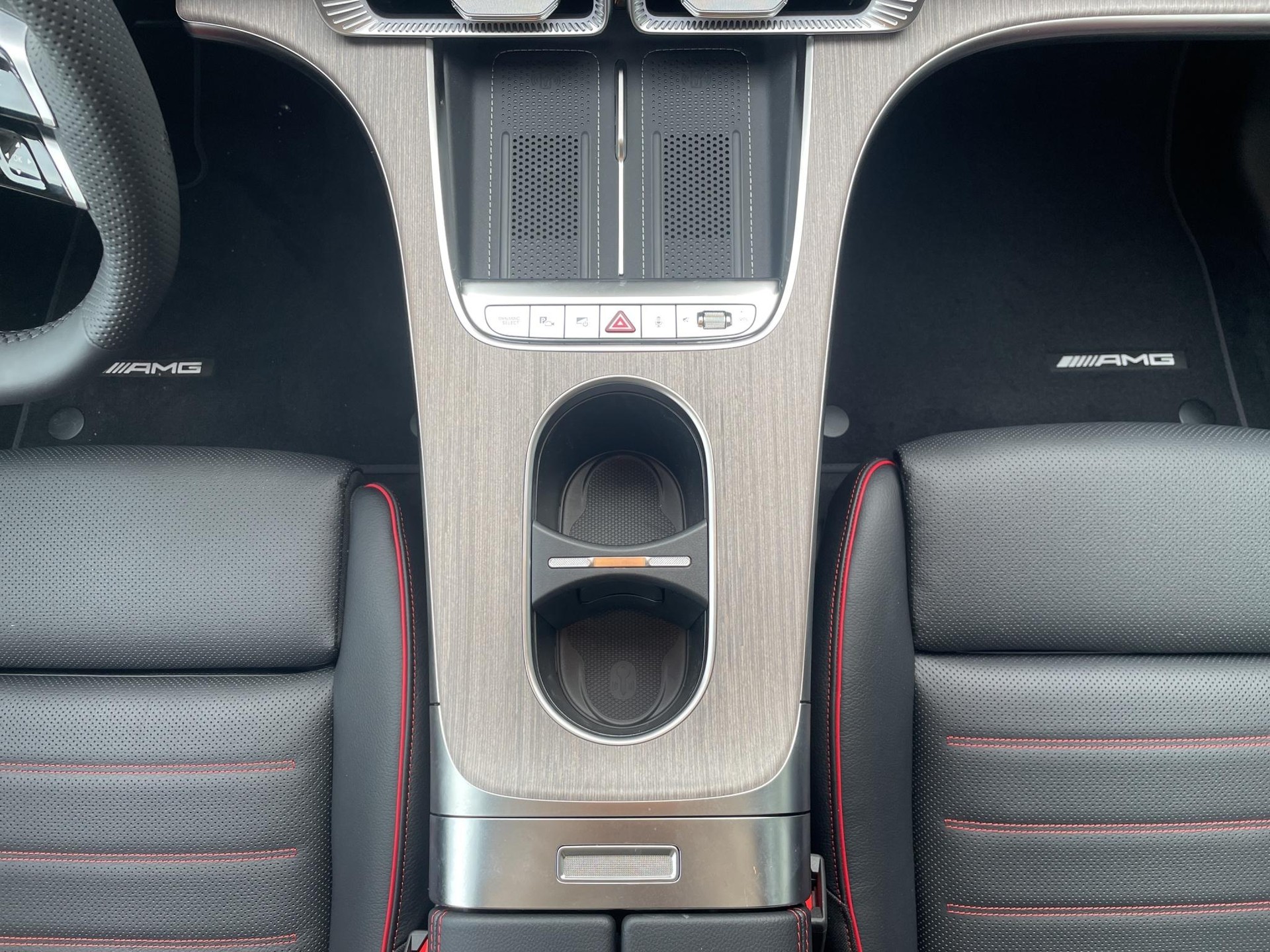 MERCEDES-BENZ C 400 4matic-image-14