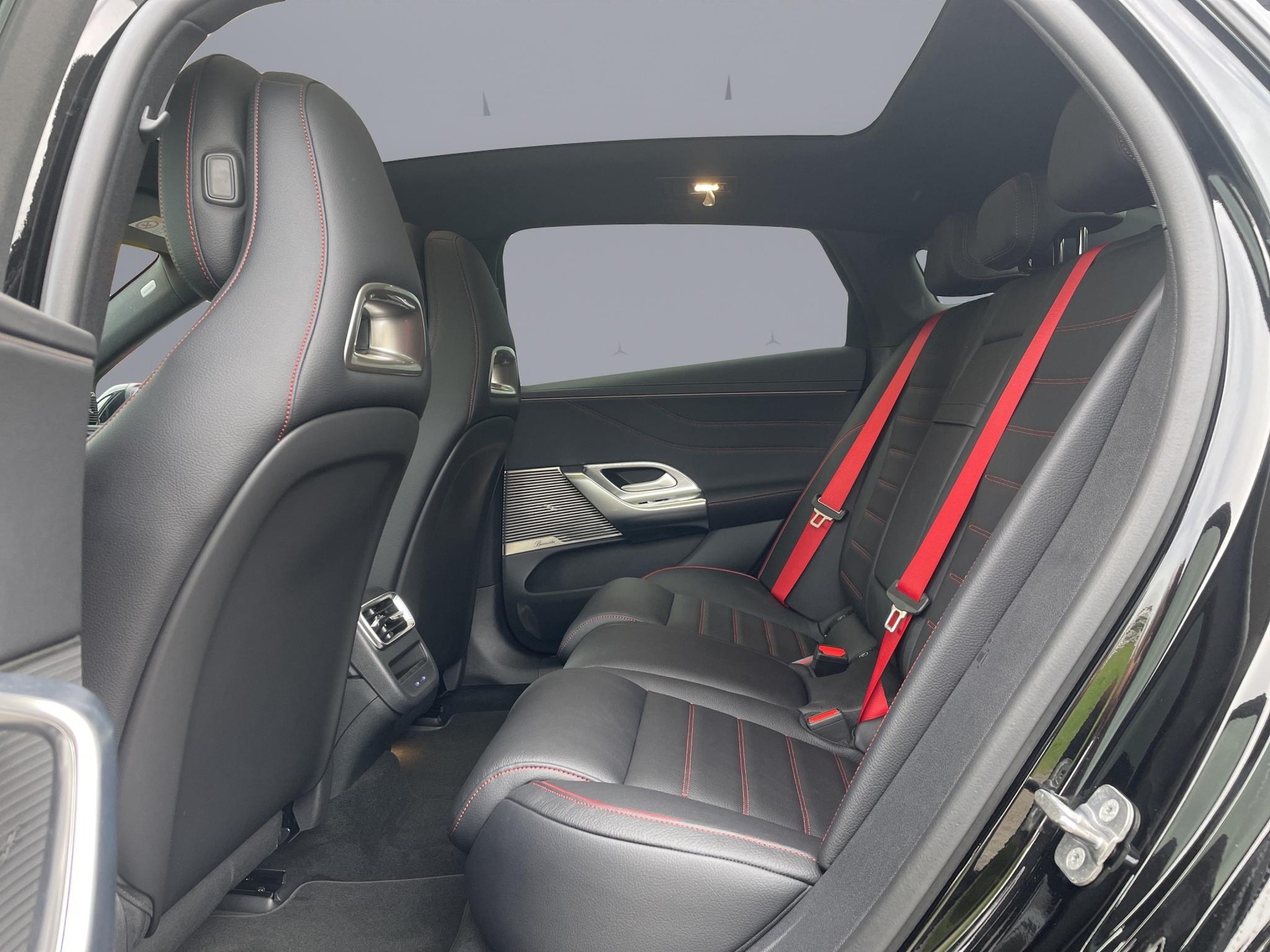 MERCEDES-BENZ C 400 4matic-image-12