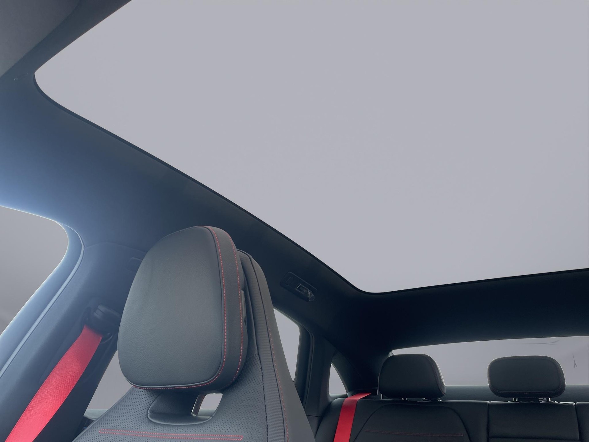 MERCEDES-BENZ C 400 4matic-image-19