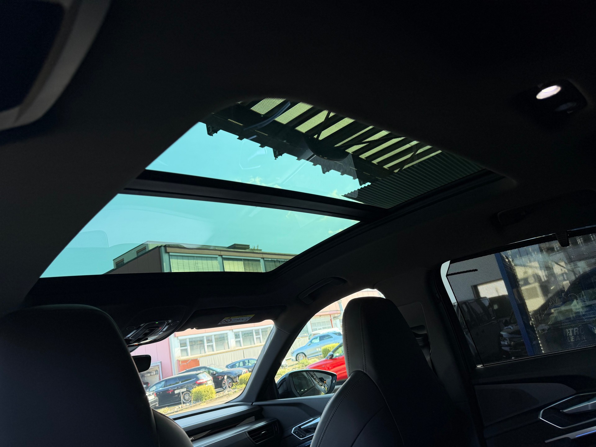 AUDI e-tron 50 Sportback S Line quattro-image-19