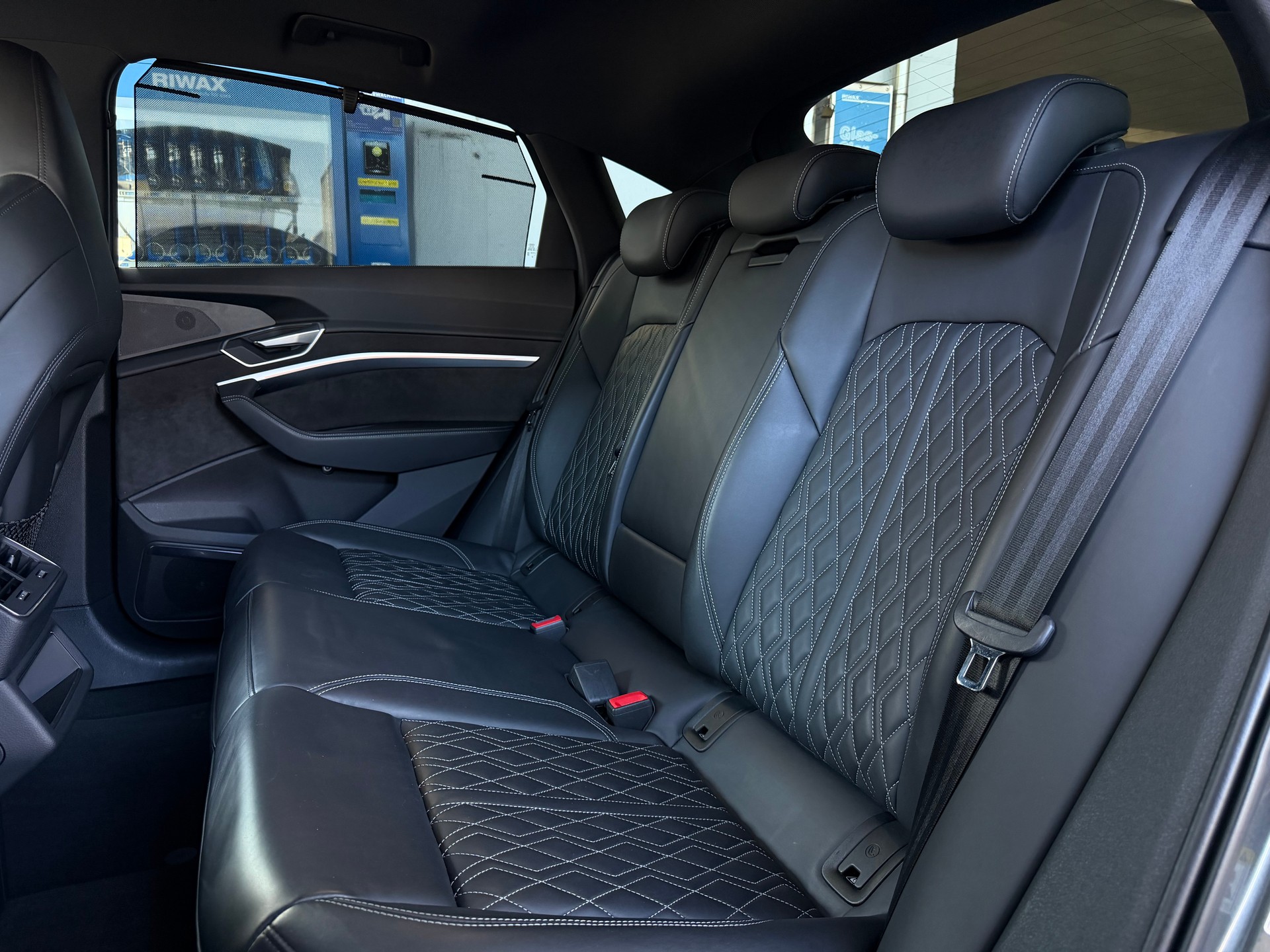 AUDI e-tron 50 Sportback S Line quattro-image-11