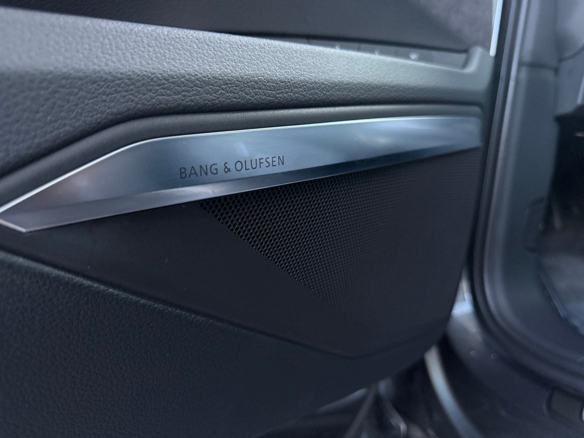 AUDI e-tron 50 Sportback S Line quattro-image-16