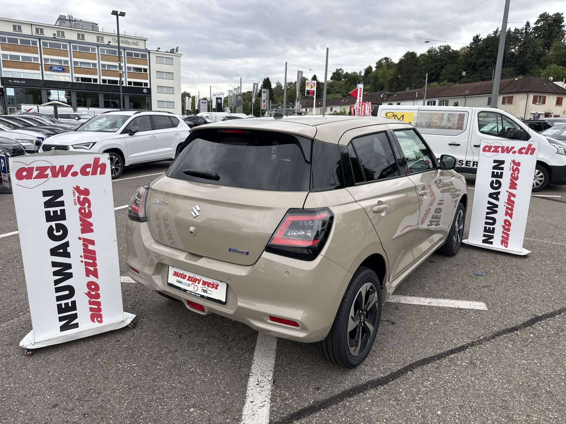 SUZUKI Swift 1.2 Compact Top Hybrid 4x4-image-2