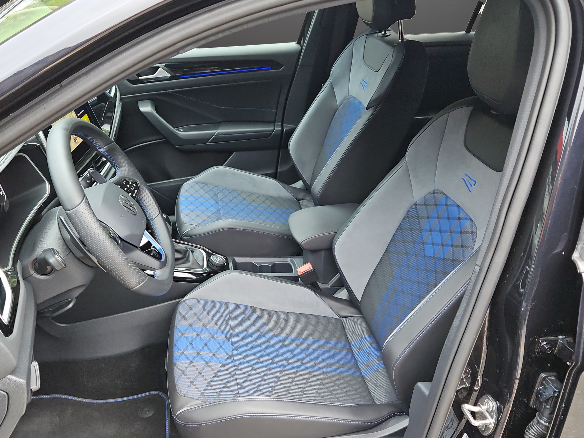VW T-Roc 2.0 TSI R DSG 4Motion-image-8