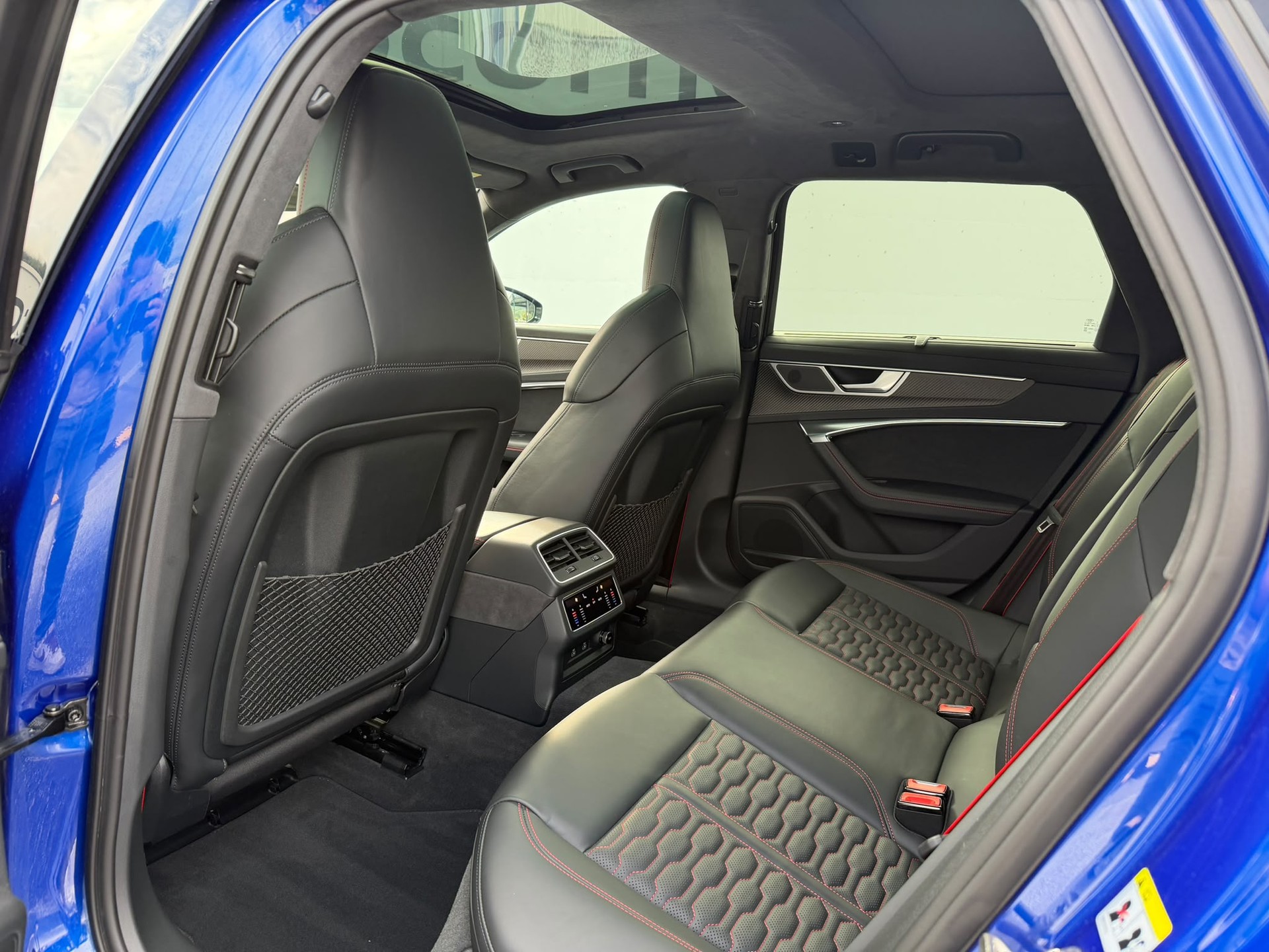 AUDI RS6 Avant 4.0 TFSI V8 quattro-image-13