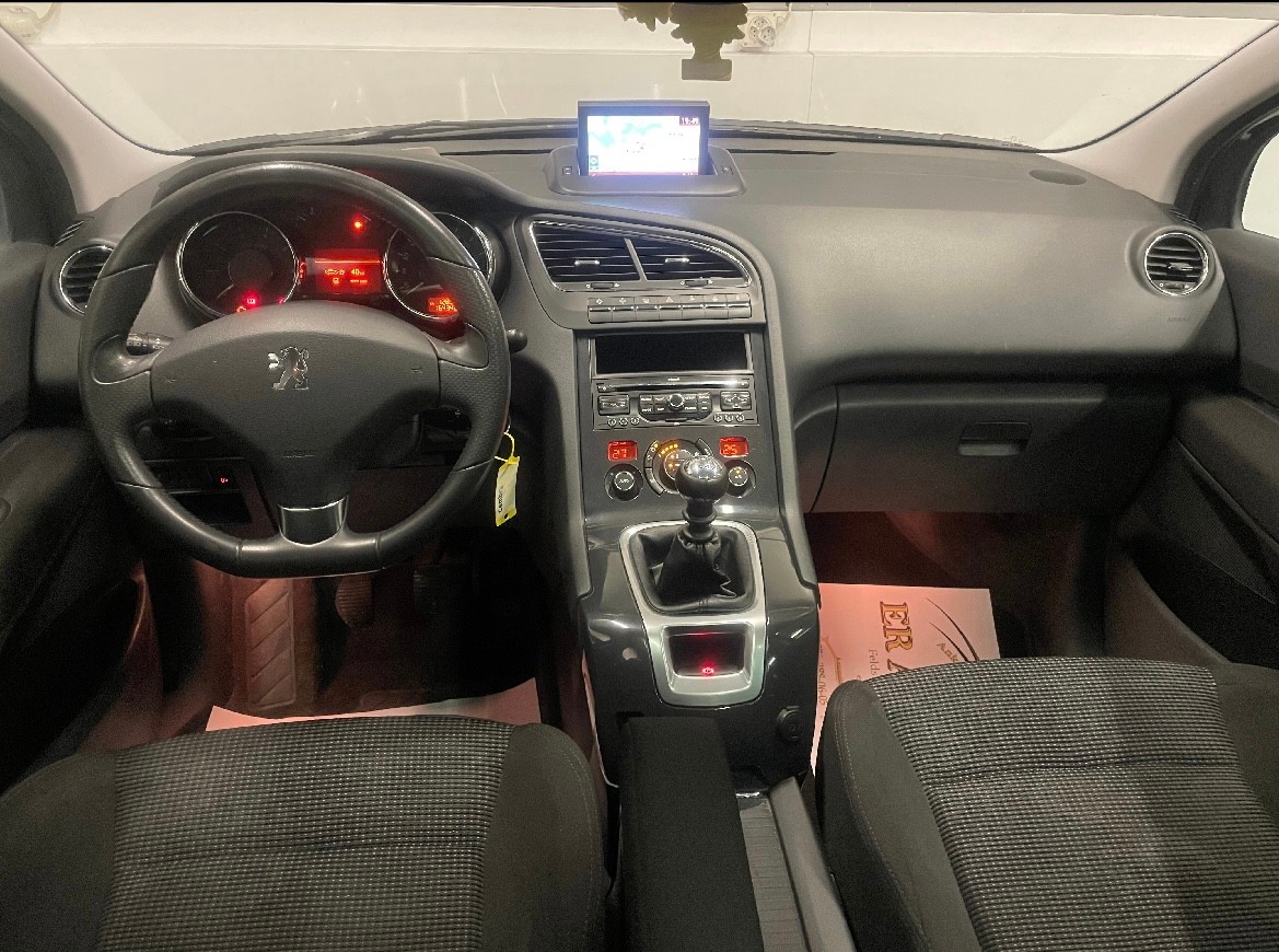 PEUGEOT 5008 1.6 16V T Sport Pack. 7-Plätze-image-8