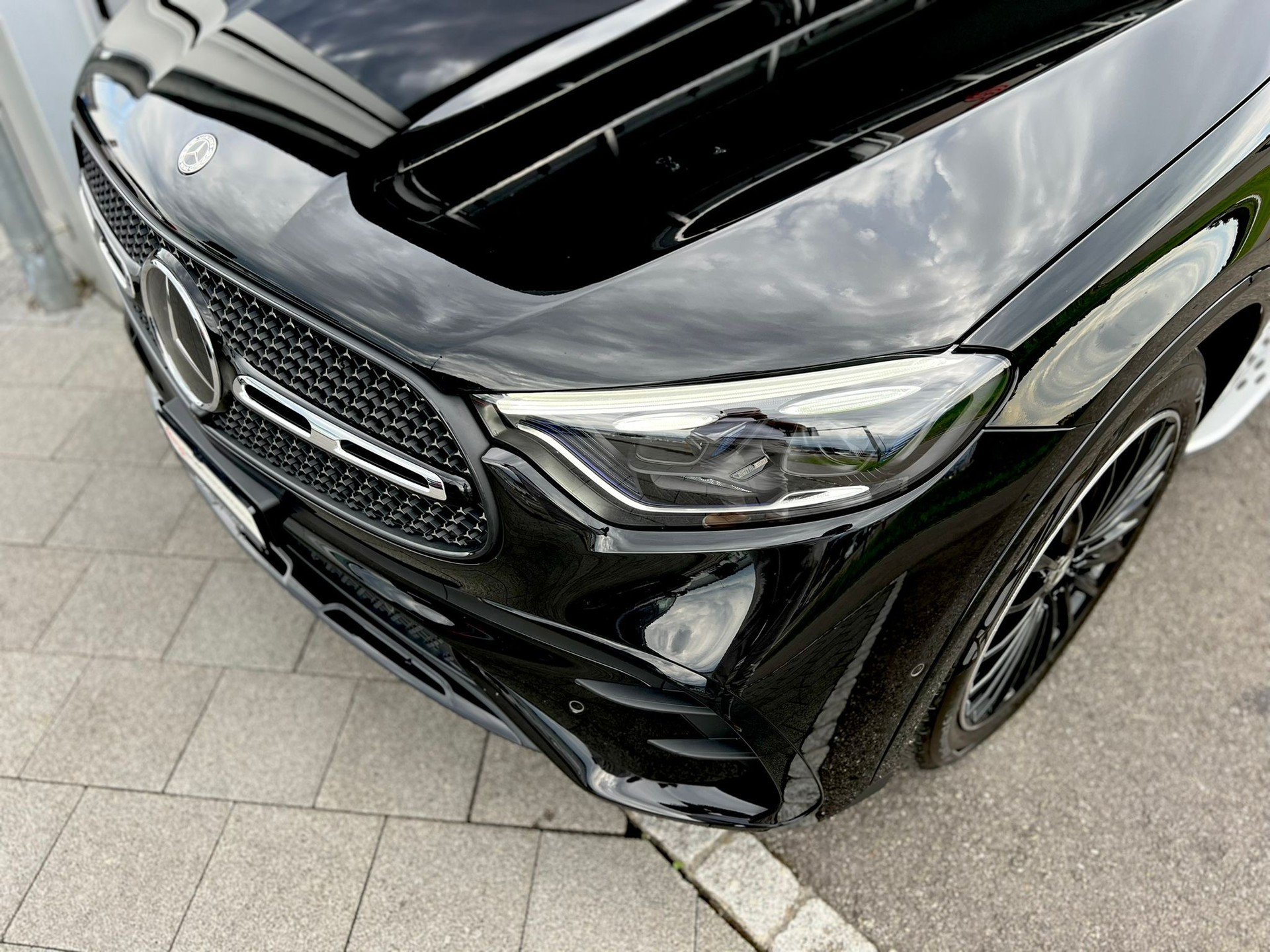 MERCEDES-BENZ GLC 400 e AMG Line 4matic (Sommer- & Winterräder)-image-3