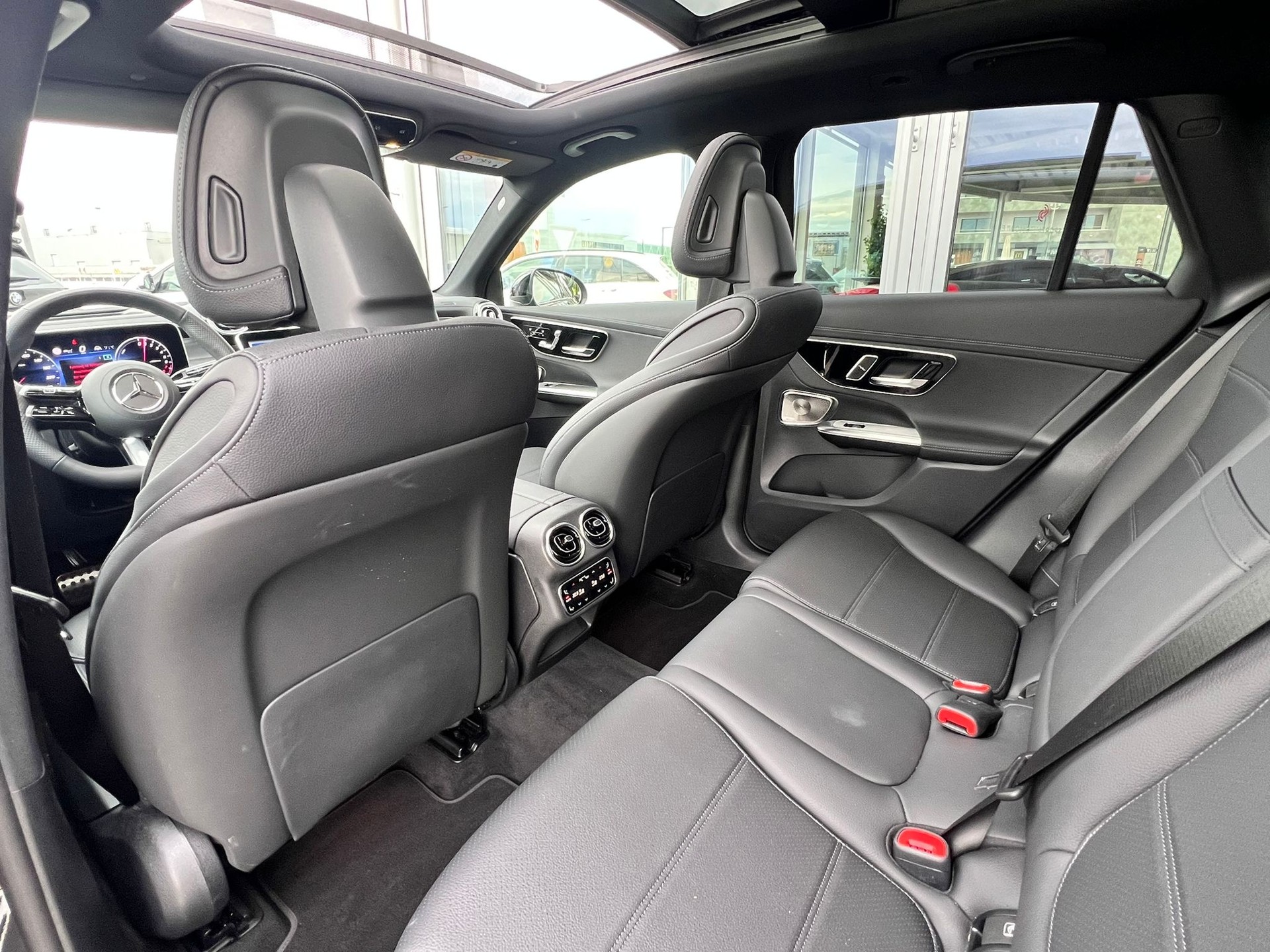 MERCEDES-BENZ GLC 400 e AMG Line 4matic (Sommer- & Winterräder)-image-5