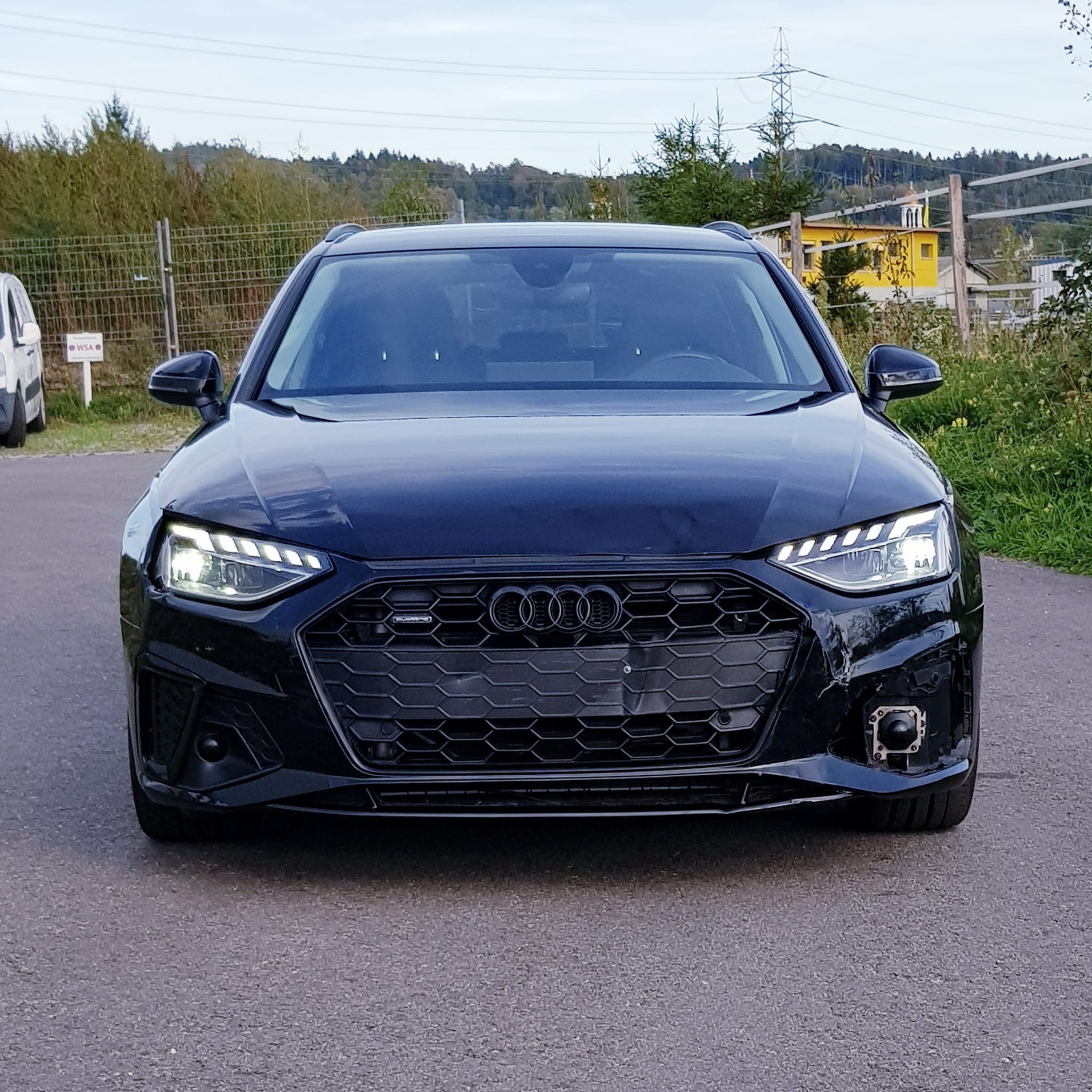 AUDI A4 Avant 40 TDI quattro S-tronic-image-4