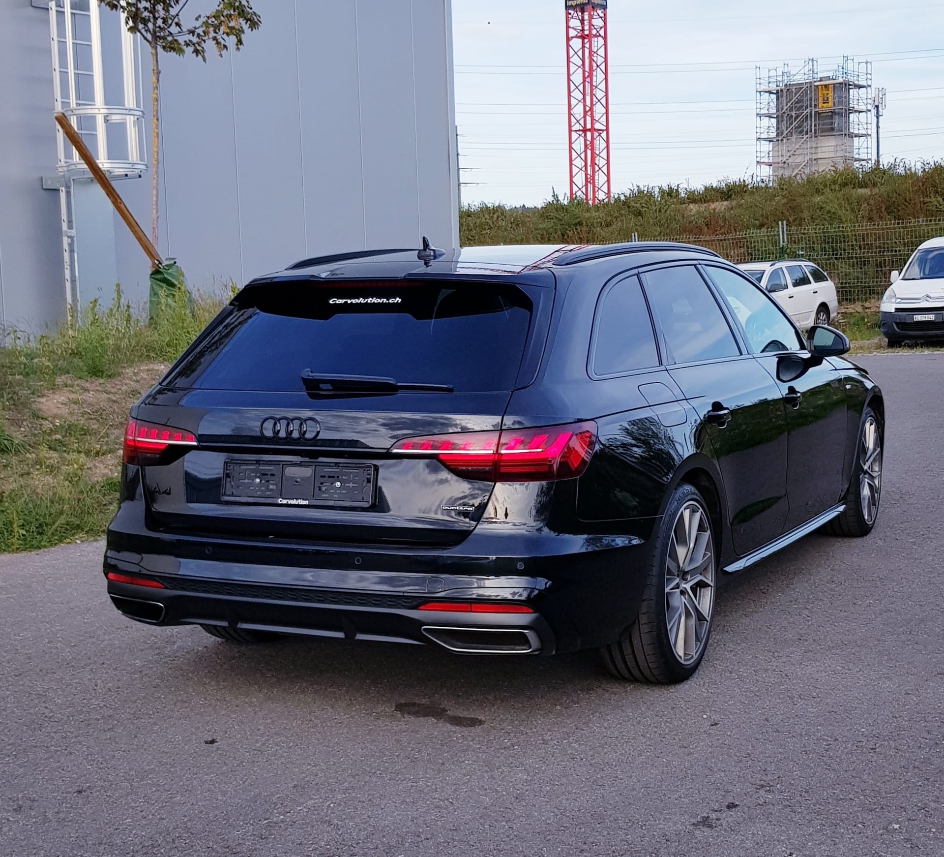 AUDI A4 Avant 40 TDI quattro S-tronic-image-3