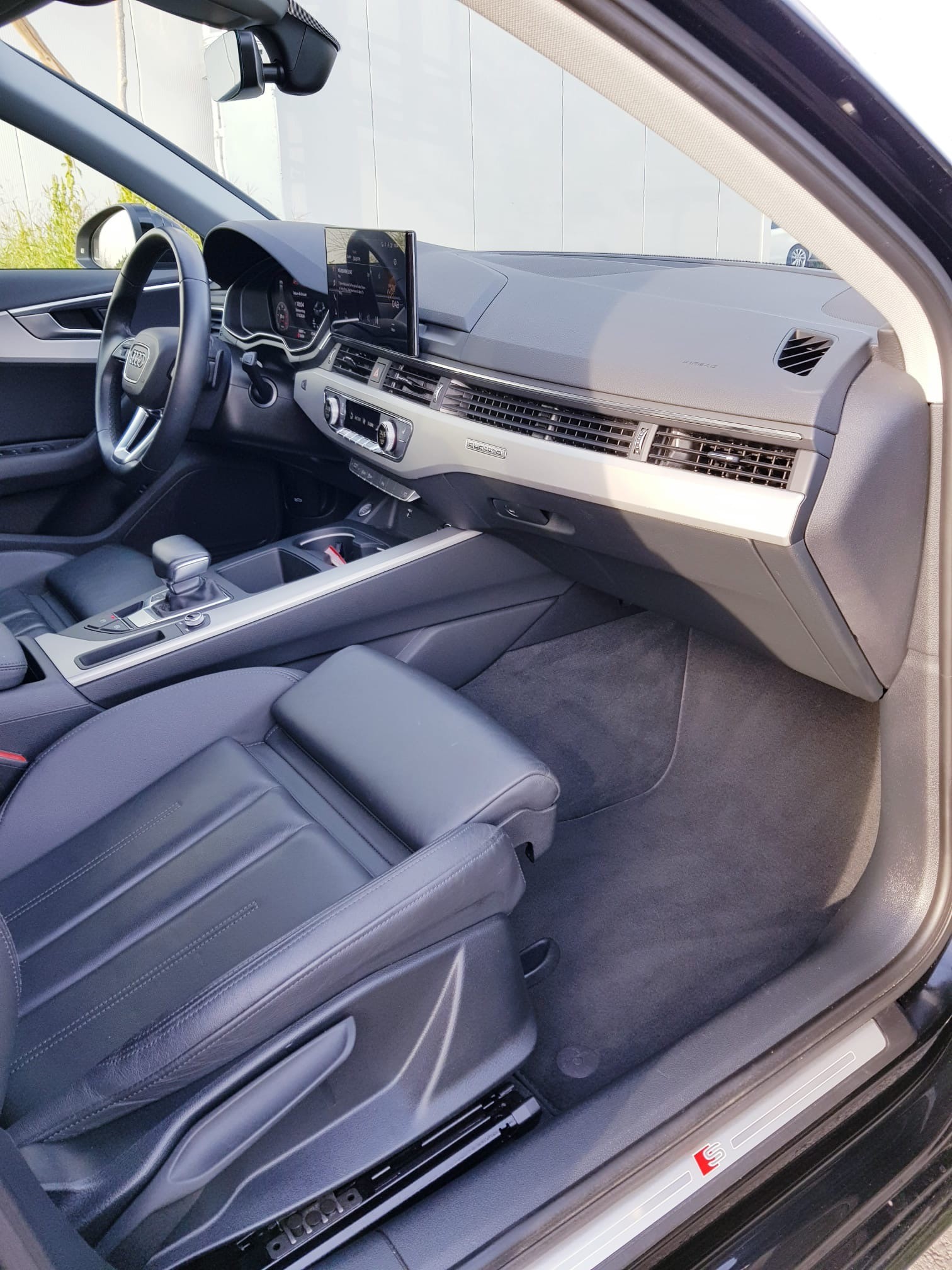 AUDI A4 Avant 40 TDI quattro S-tronic-image-14