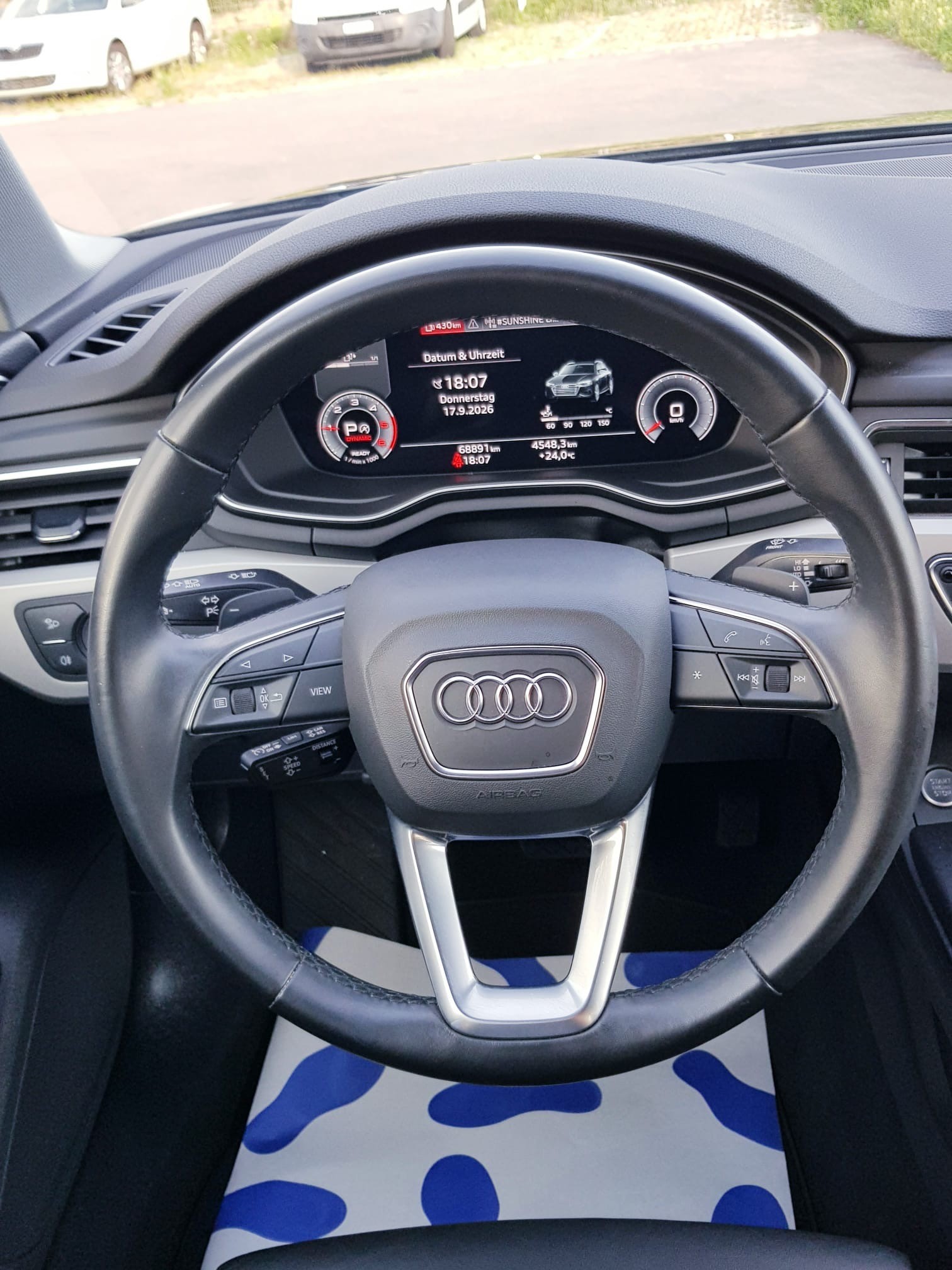 AUDI A4 Avant 40 TDI quattro S-tronic-image-11