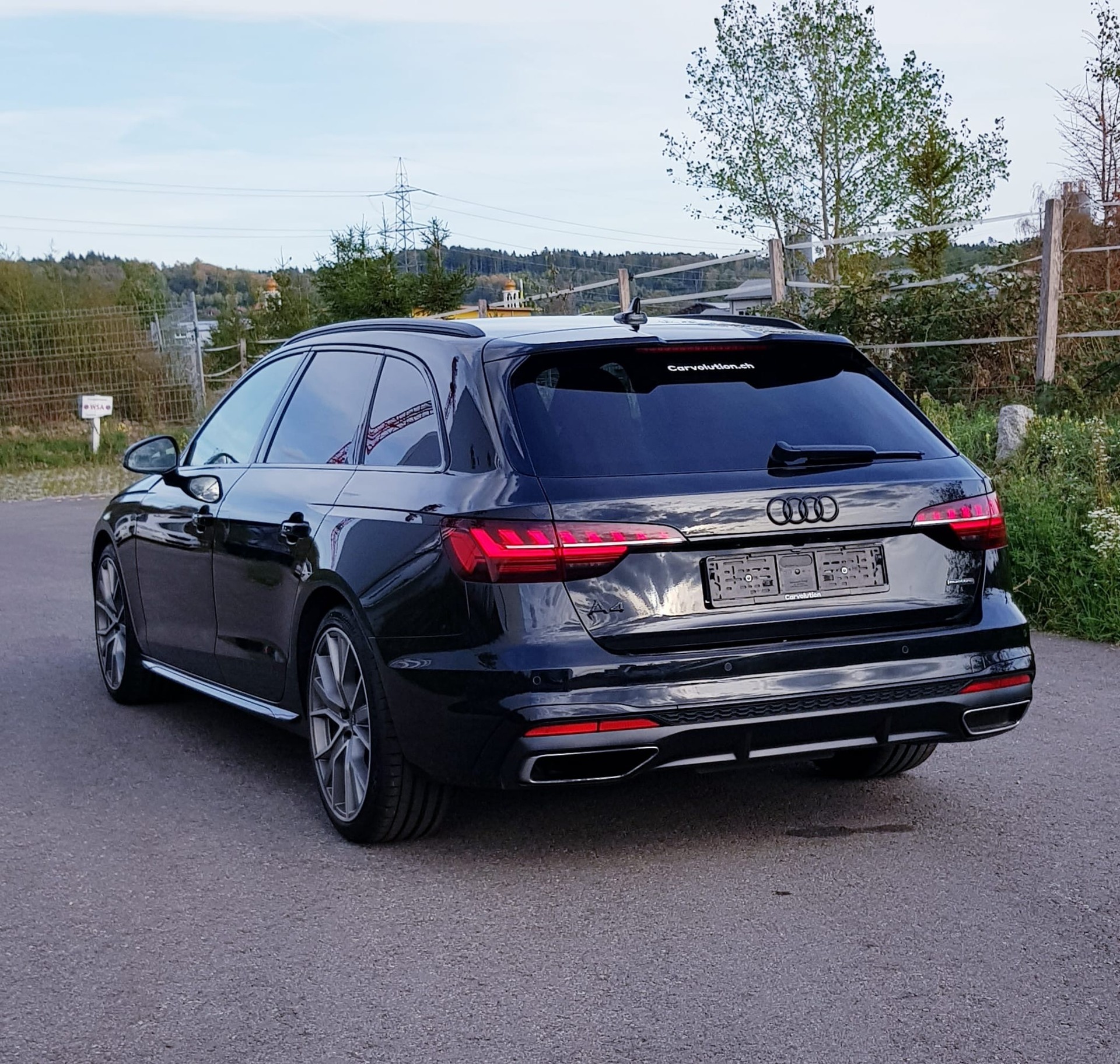 AUDI A4 Avant 40 TDI quattro S-tronic-image-2