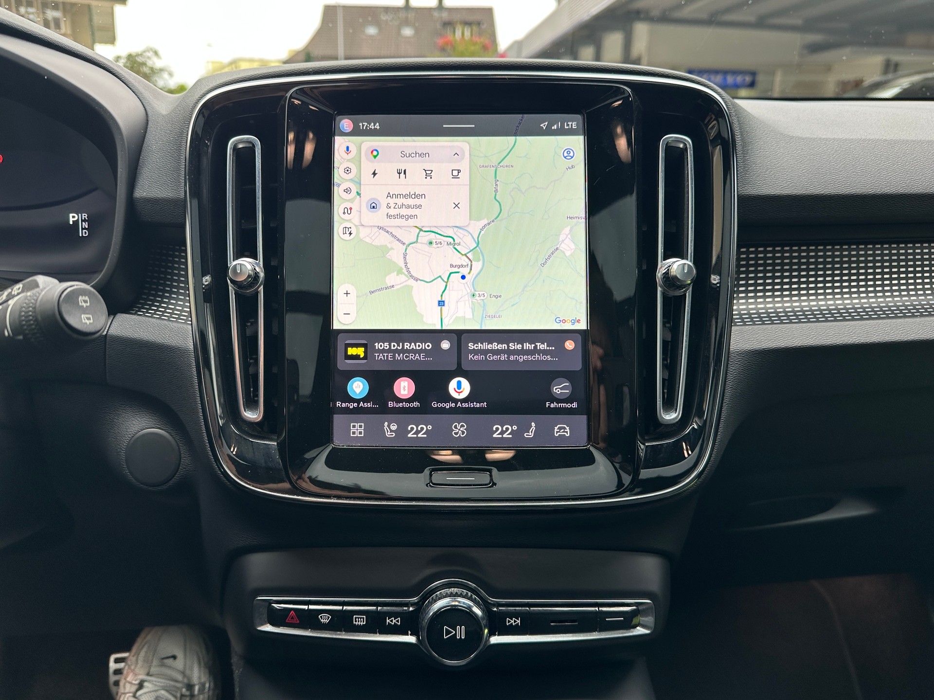 VOLVO XC40 Recharge P6 Ultimate FWD-image-9