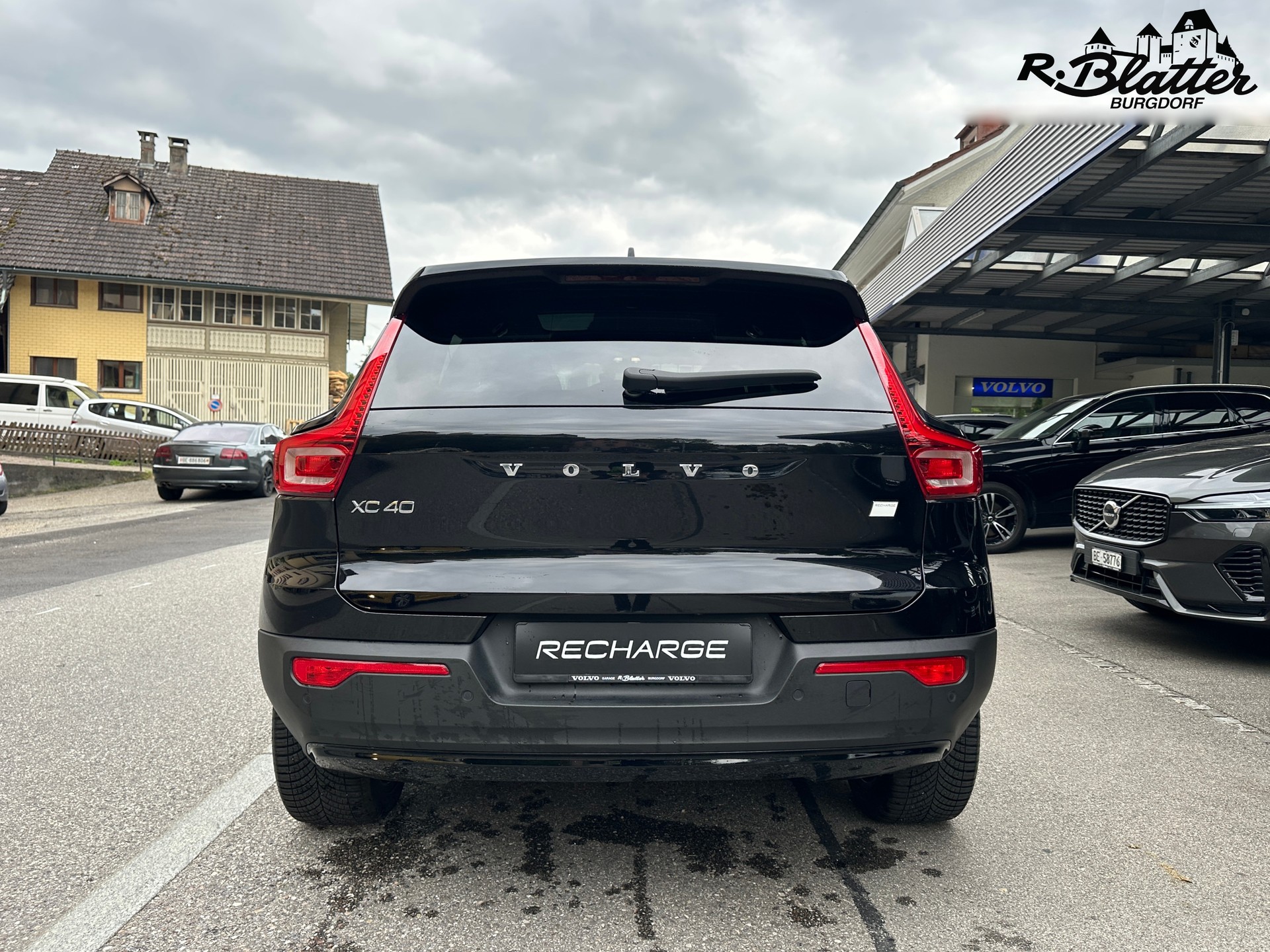 VOLVO XC40 Recharge P6 Ultimate FWD-image-4