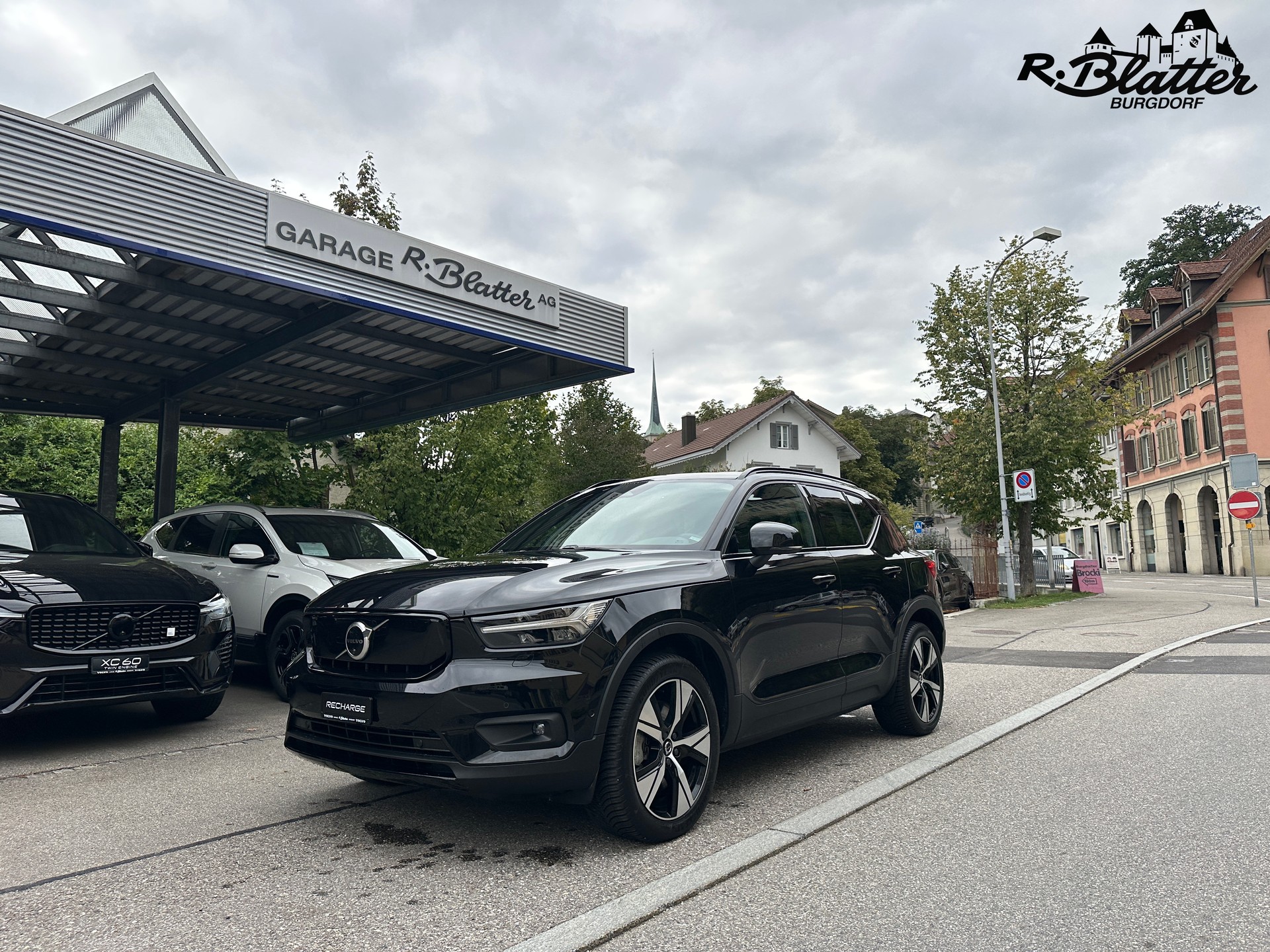 VOLVO XC40 Recharge P6 Ultimate FWD-image-0