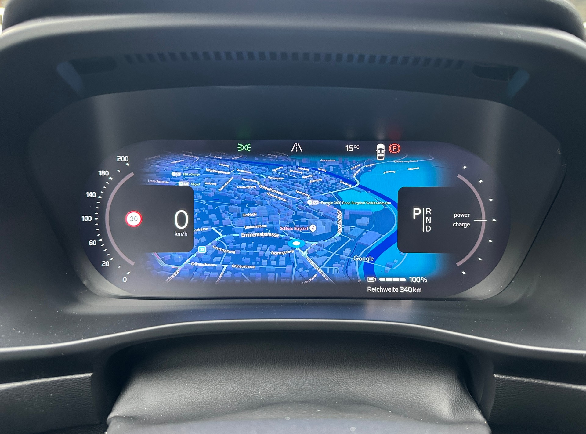 VOLVO XC40 Recharge P6 Ultimate FWD-image-6