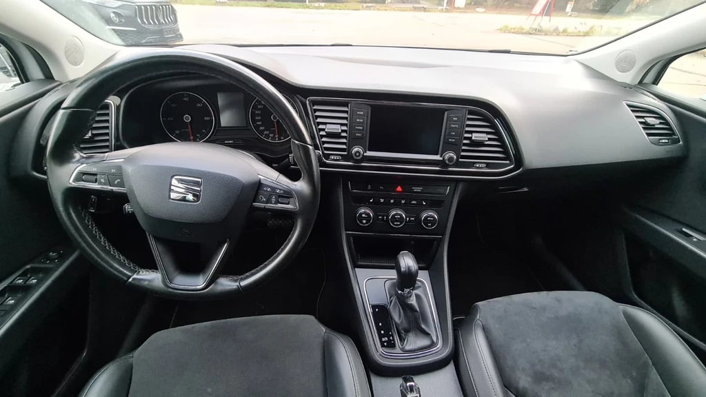 SEAT Leon ST 2.0 TDI Style DSG ** Alcantara-Leder ** Navigation ** Abstandsregelsysteme ** PDC ** Frisch Ab MFK & Service **-image-10