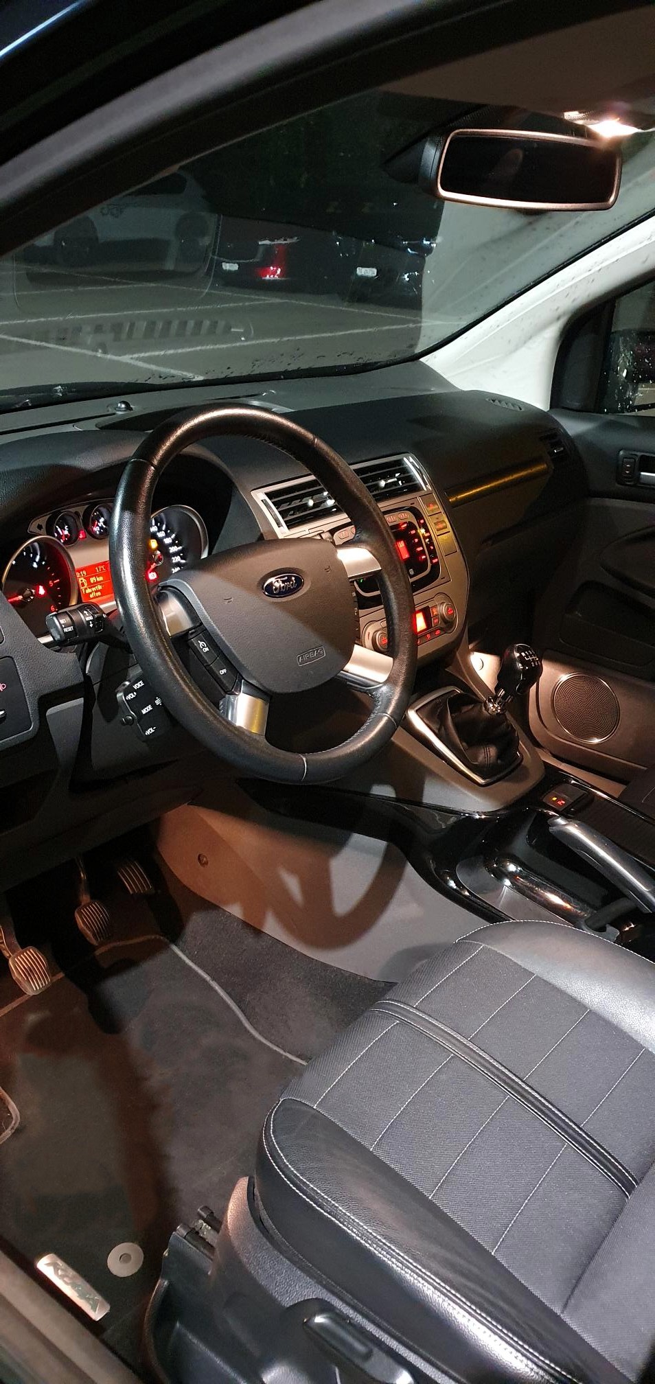 FORD Kuga 2.0 TDCi Titanium 4WD-image-10
