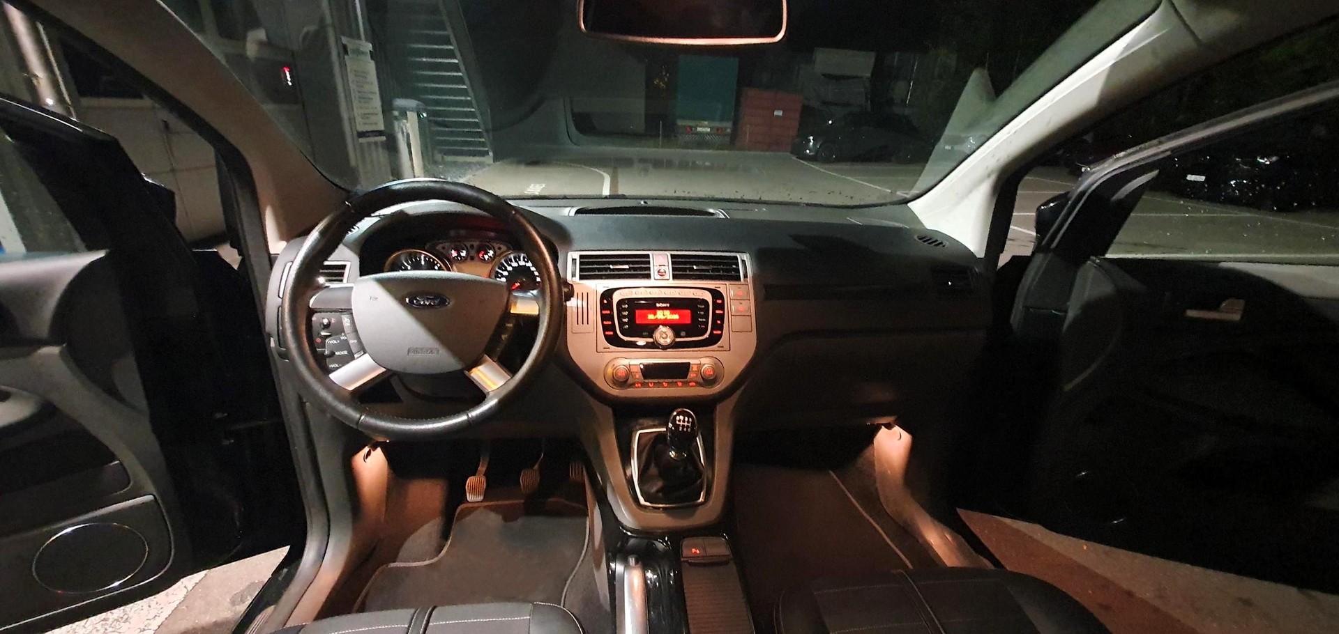 FORD Kuga 2.0 TDCi Titanium 4WD-image-12