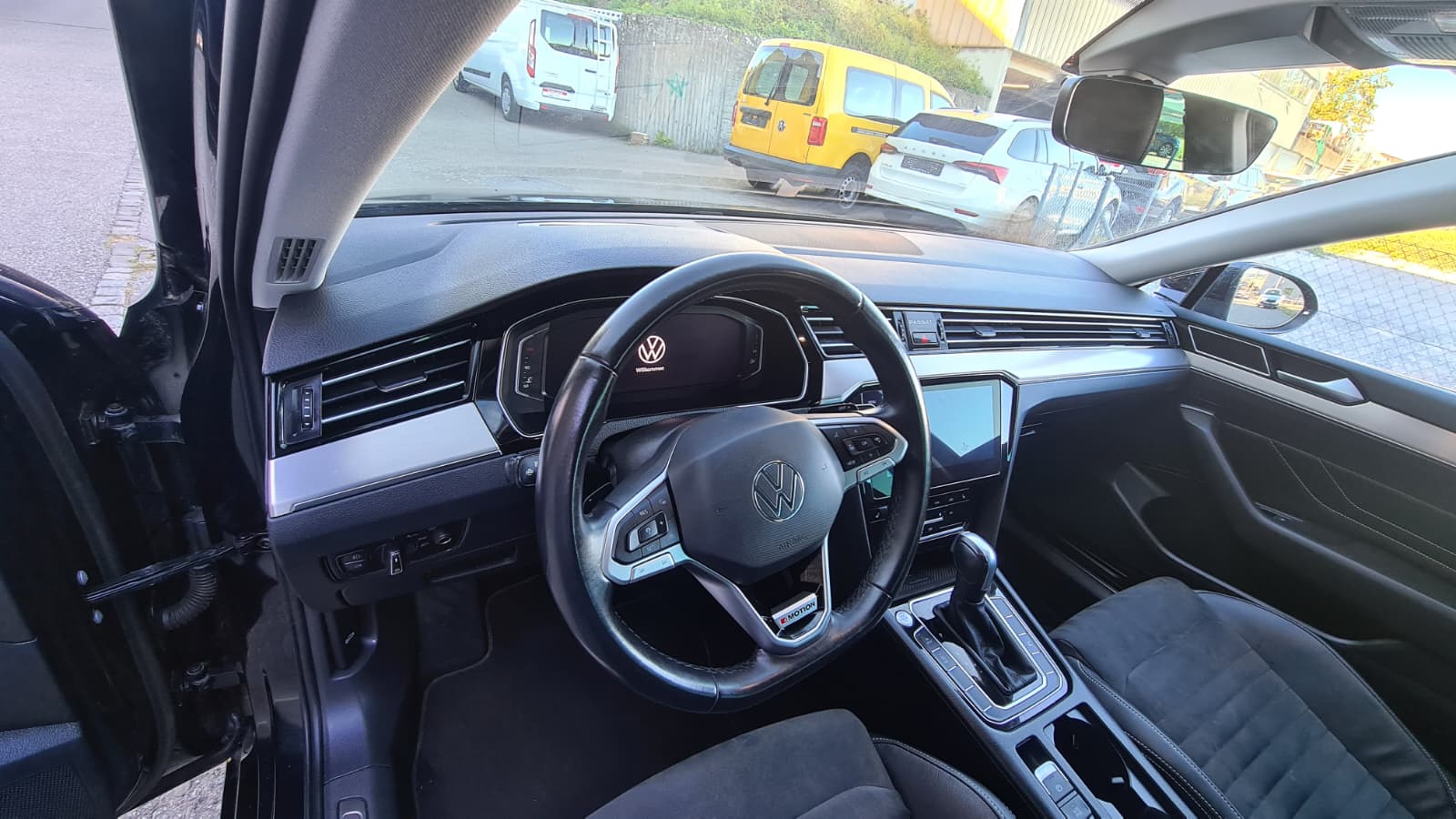 VW Passat Teil-2.0 TDI BMT Elegance 4Motion DSG ** Teil-Leder ** Gr-Navi **RF-Kamera 360° ** Anh-Kupplung ** Frisch Ab MFK **-image-17