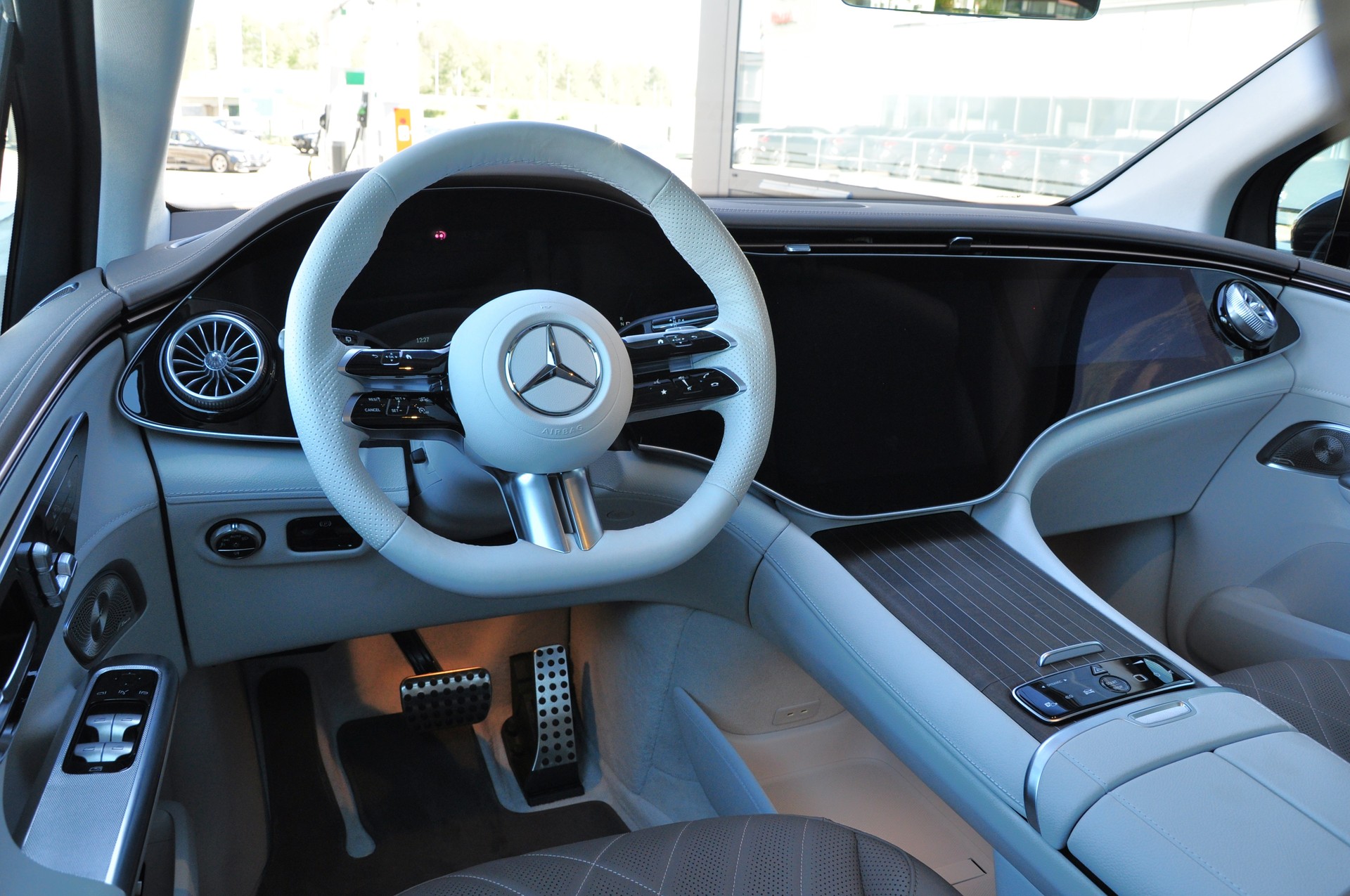 MERCEDES-BENZ EQE SUV 500 4 Matic Executive Edition-image-20