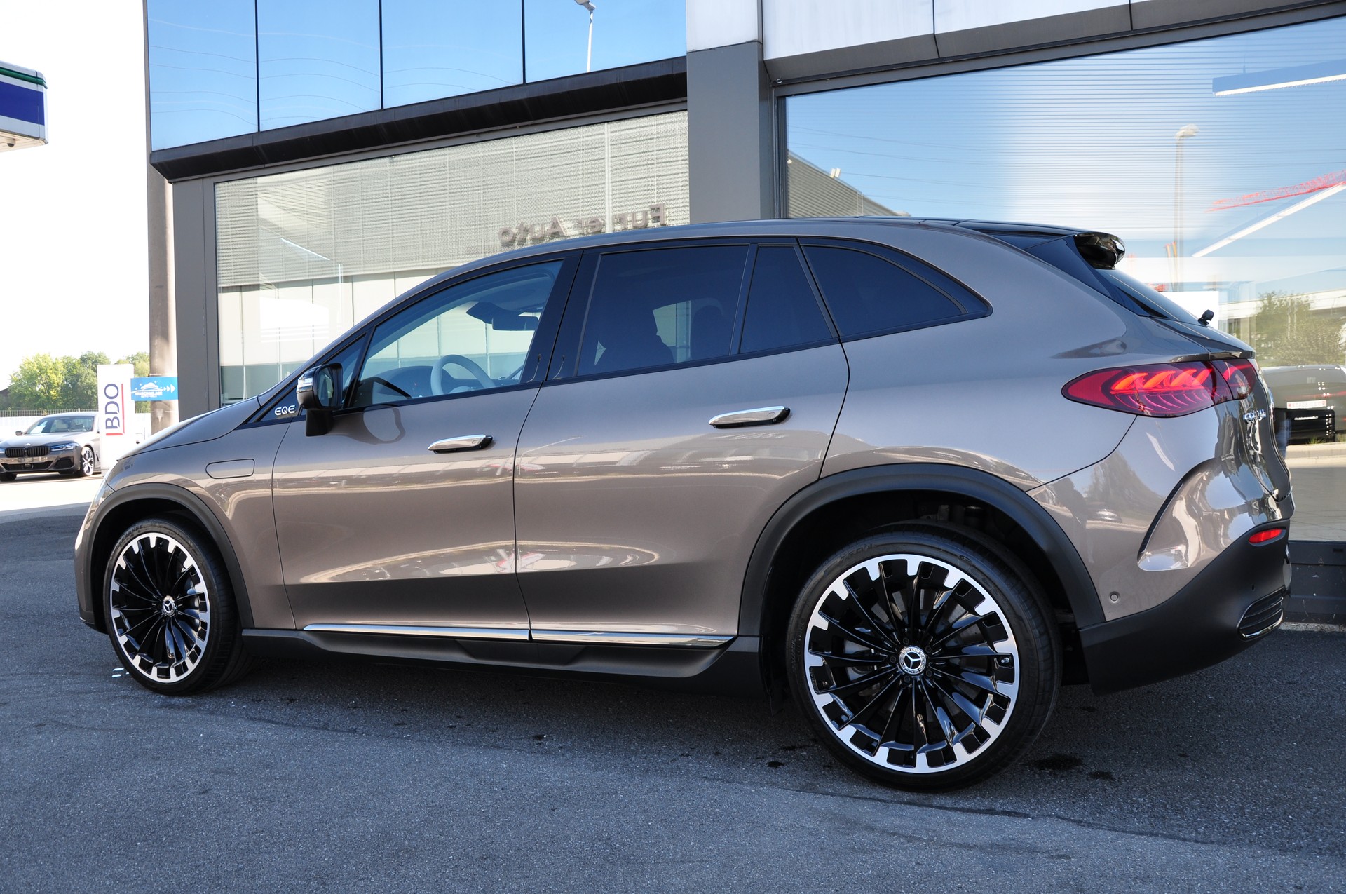 MERCEDES-BENZ EQE SUV 500 4 Matic Executive Edition-image-8