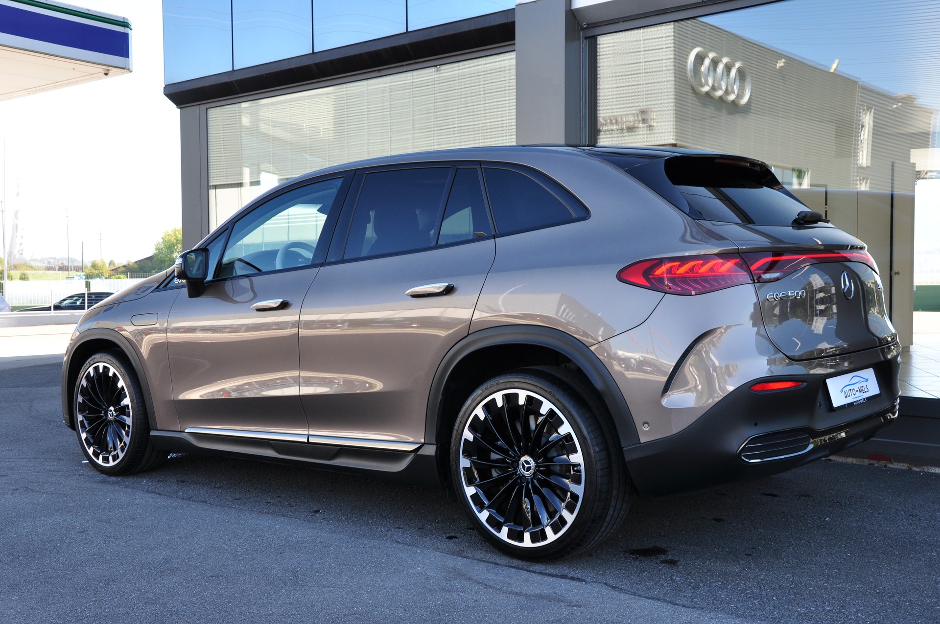 MERCEDES-BENZ EQE SUV 500 4 Matic Executive Edition-image-9