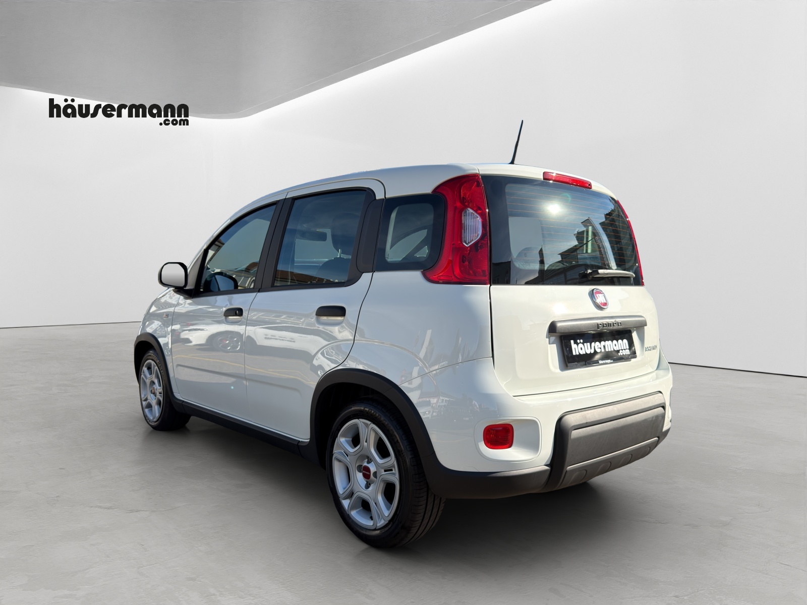 FIAT Panda 1.0 Hybrid Cult-image-2