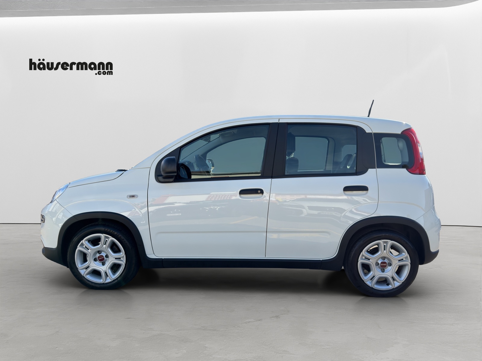 FIAT Panda 1.0 Hybrid Cult-image-1
