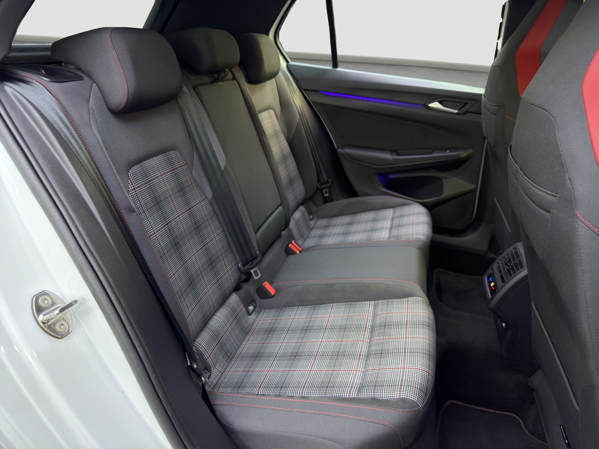 VW Golf 2.0 TSI GTI DSG-image-14