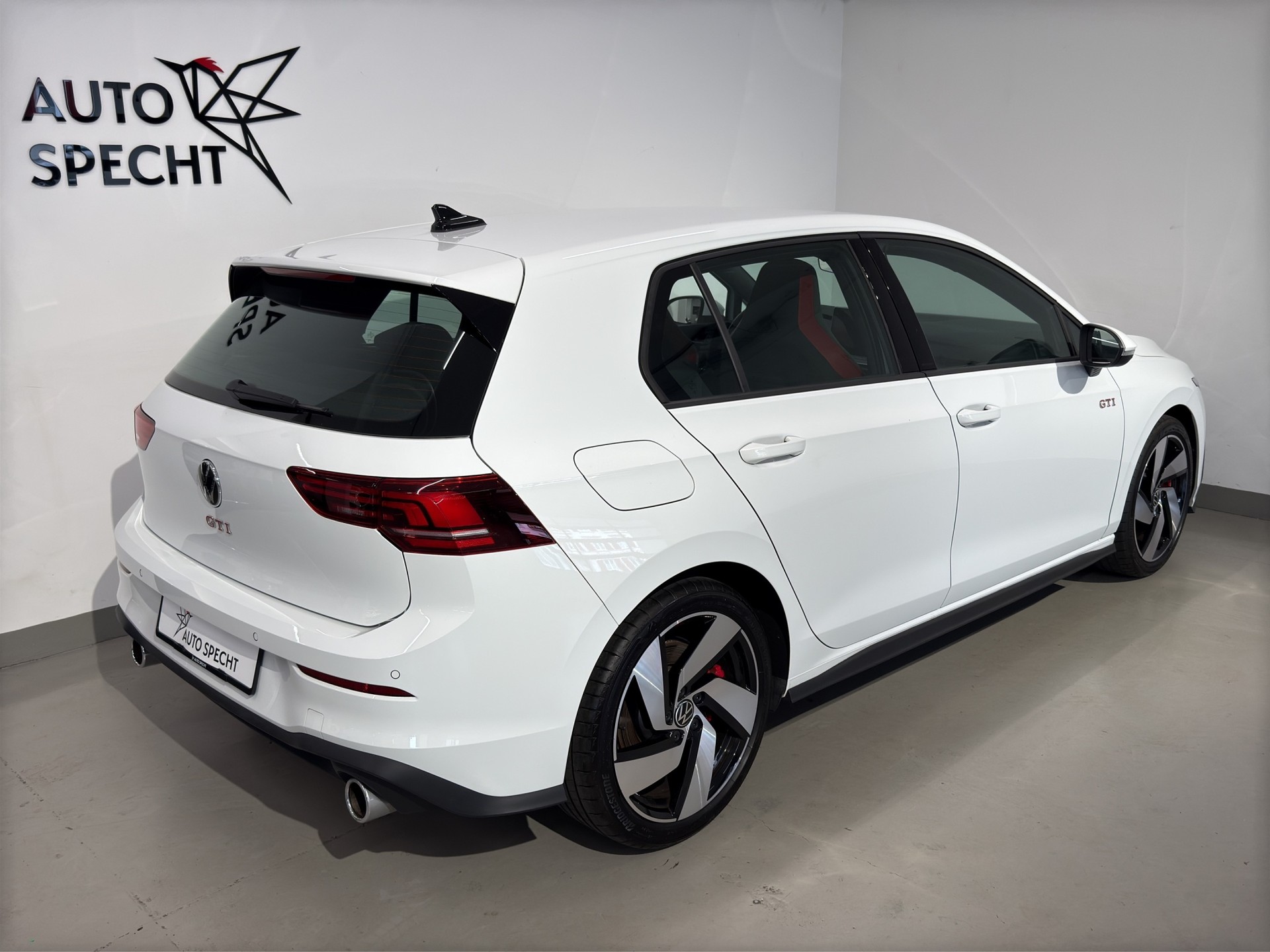 VW Golf 2.0 TSI GTI DSG-showroom-element-3