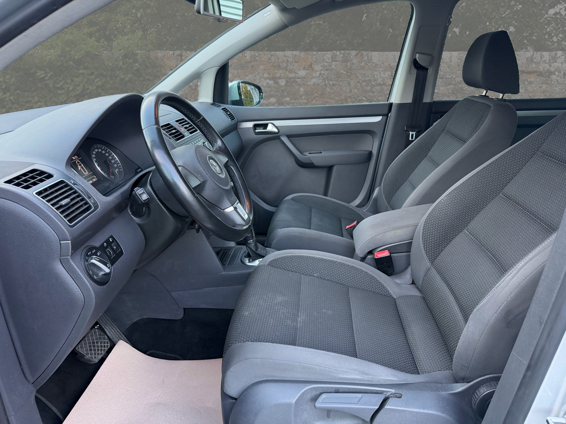 VW Touran 1.6 TDI Comfortline DSG-image-10