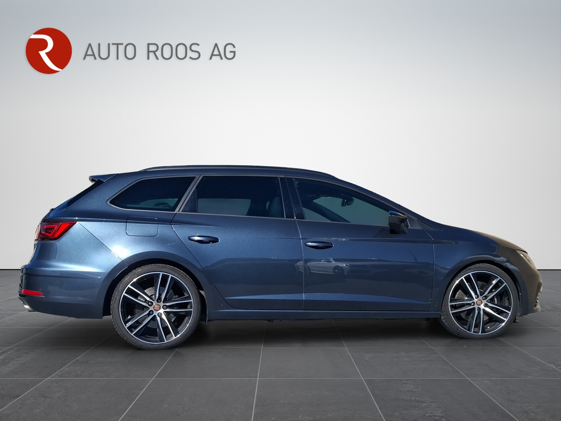 SEAT Leon ST 2.0 TSI Cupra 300 4 Drive DSG-image-6